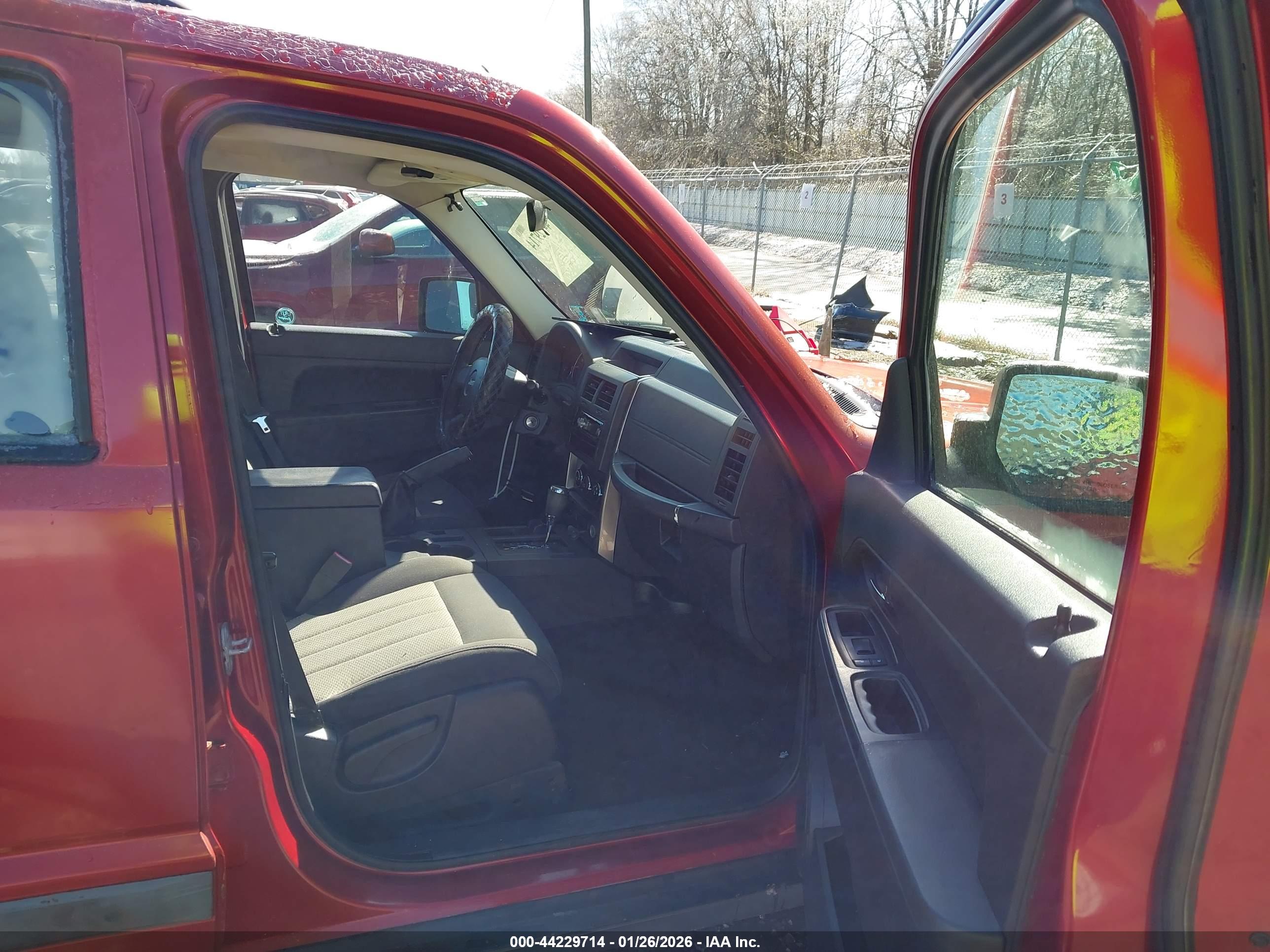 JEEP LIBERTY image 5