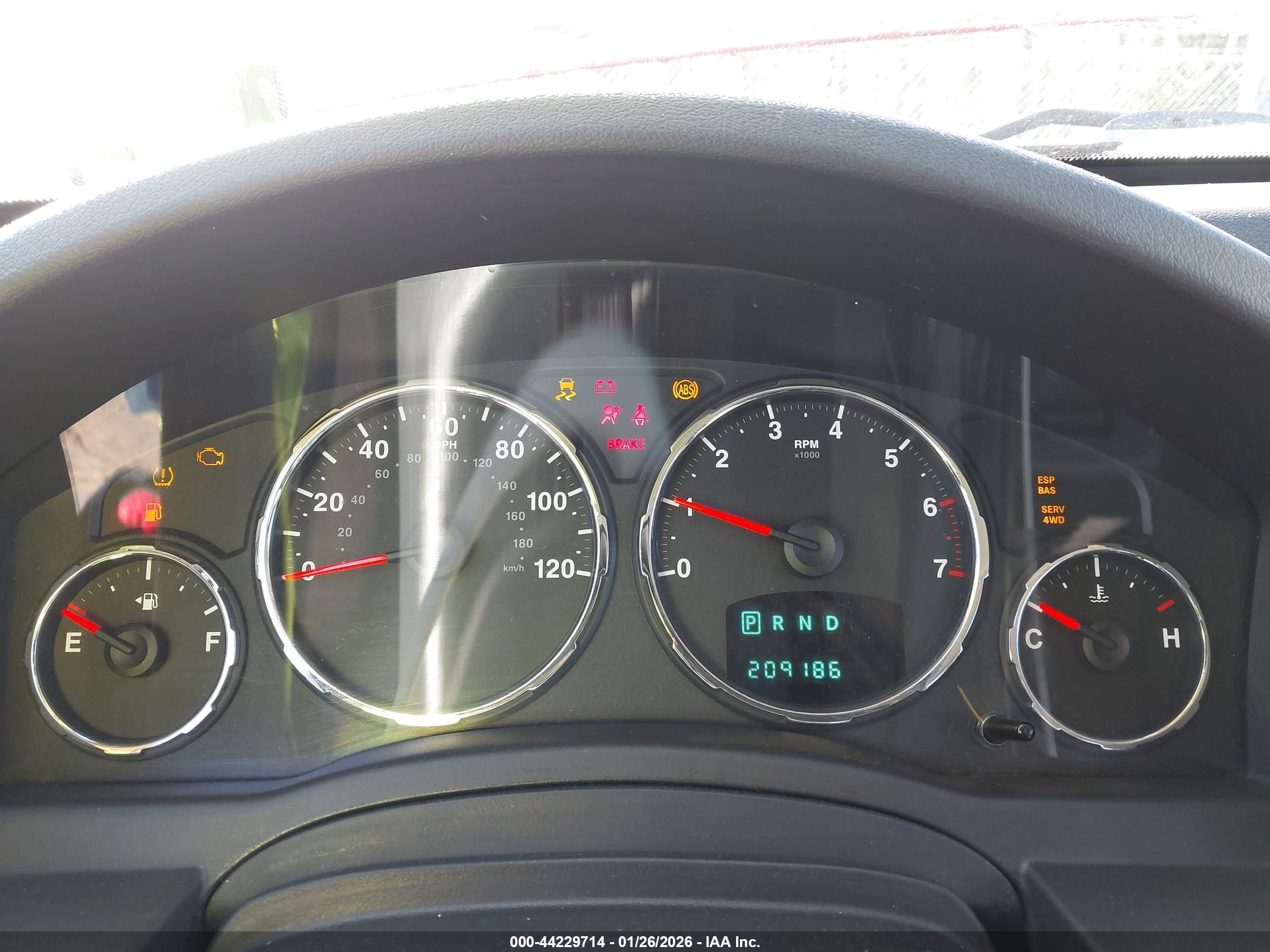 JEEP LIBERTY image 7