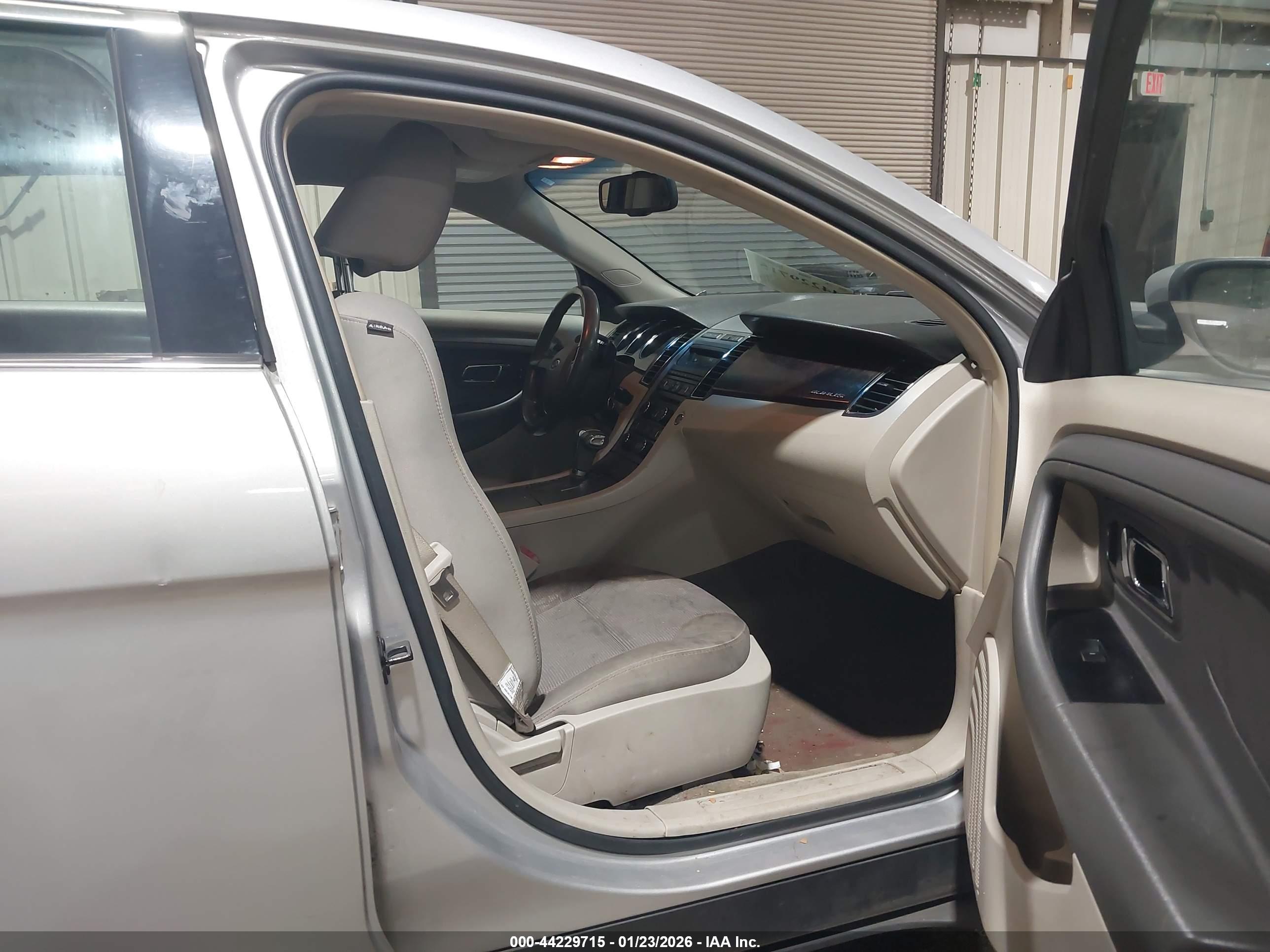 FORD TAURUS image 5