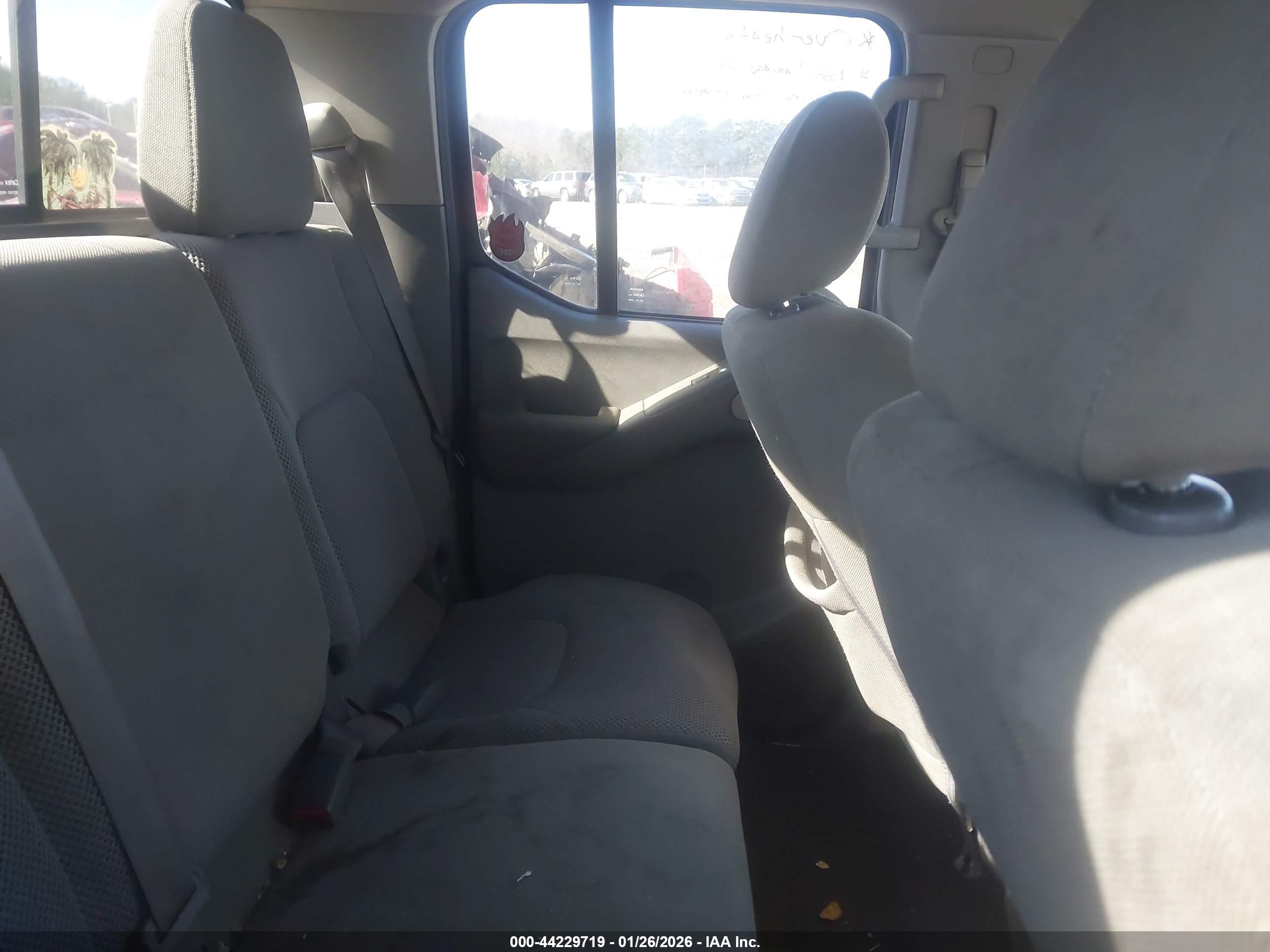NISSAN FRONTIER image 8