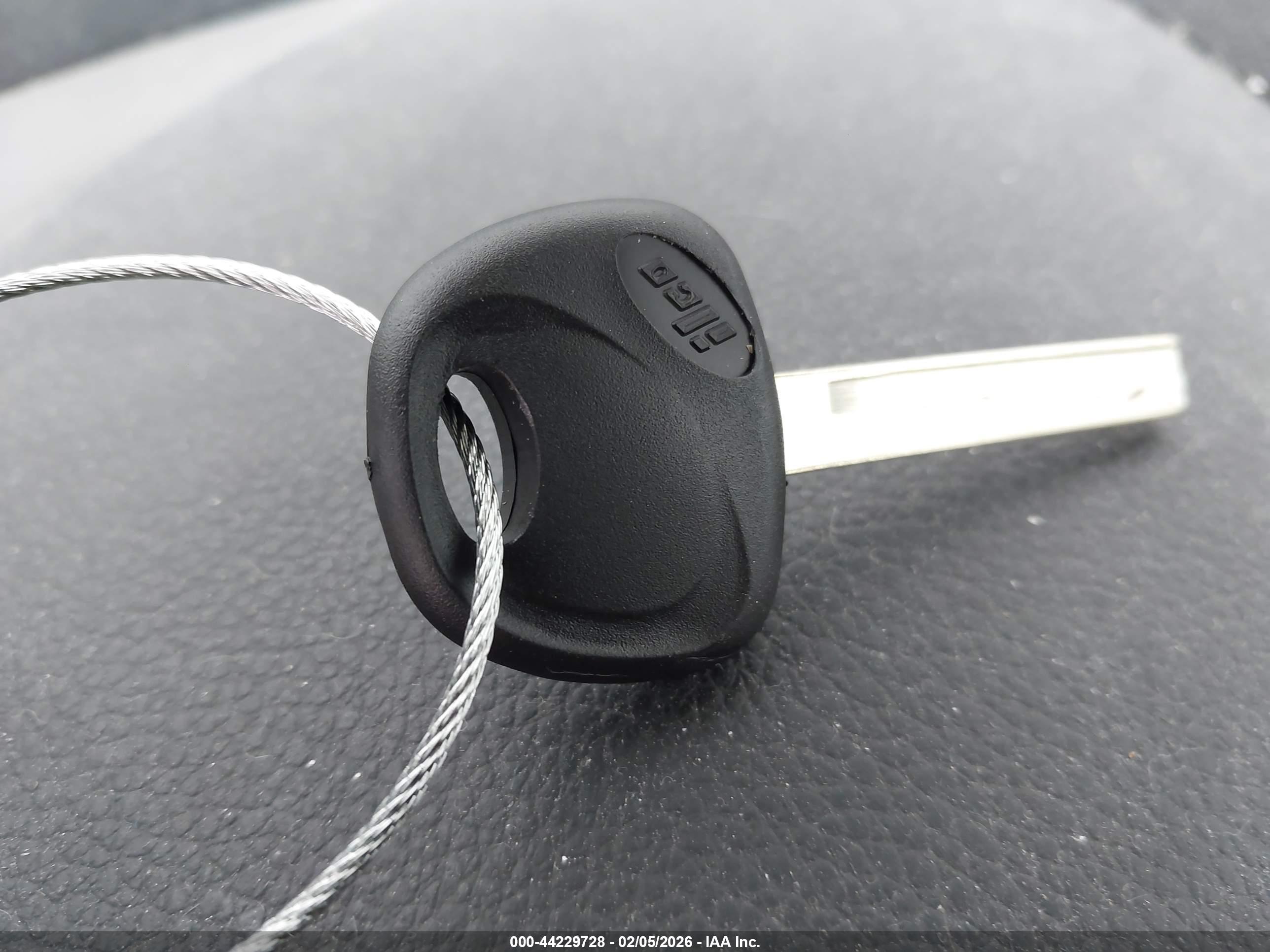 HYUNDAI SANTA image 11