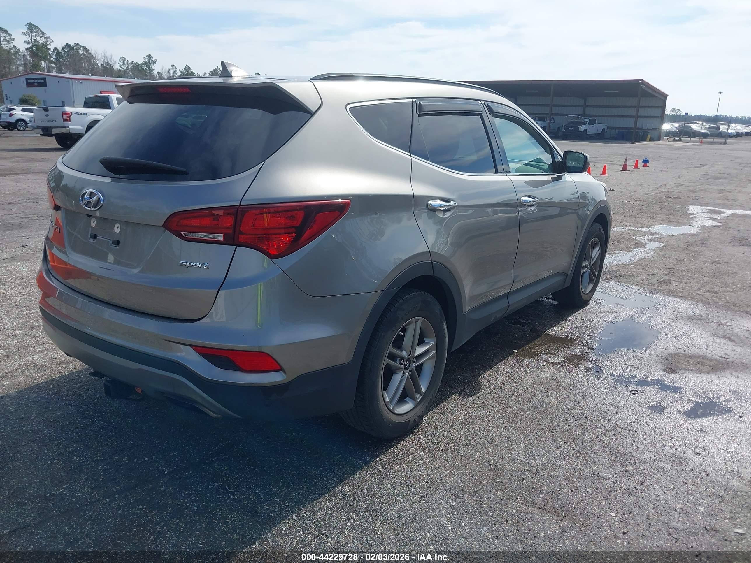 HYUNDAI SANTA image 4