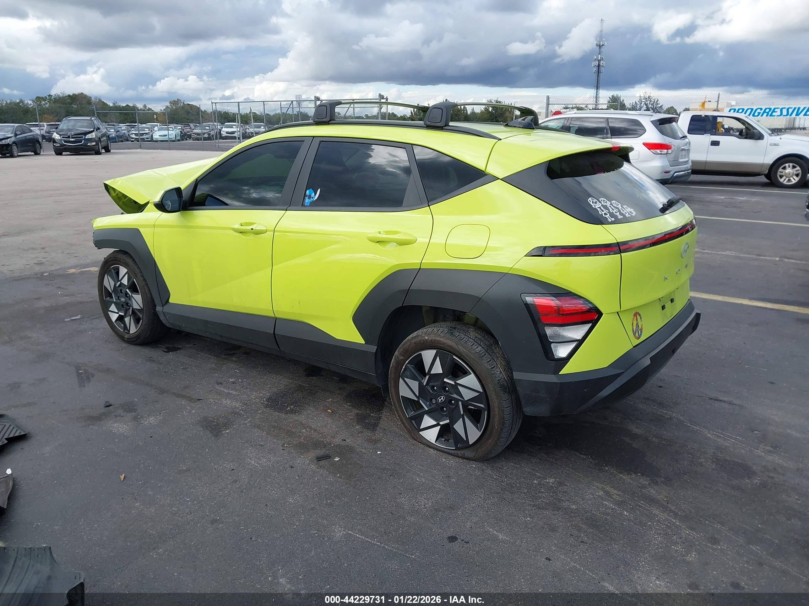 HYUNDAI KONA image 3