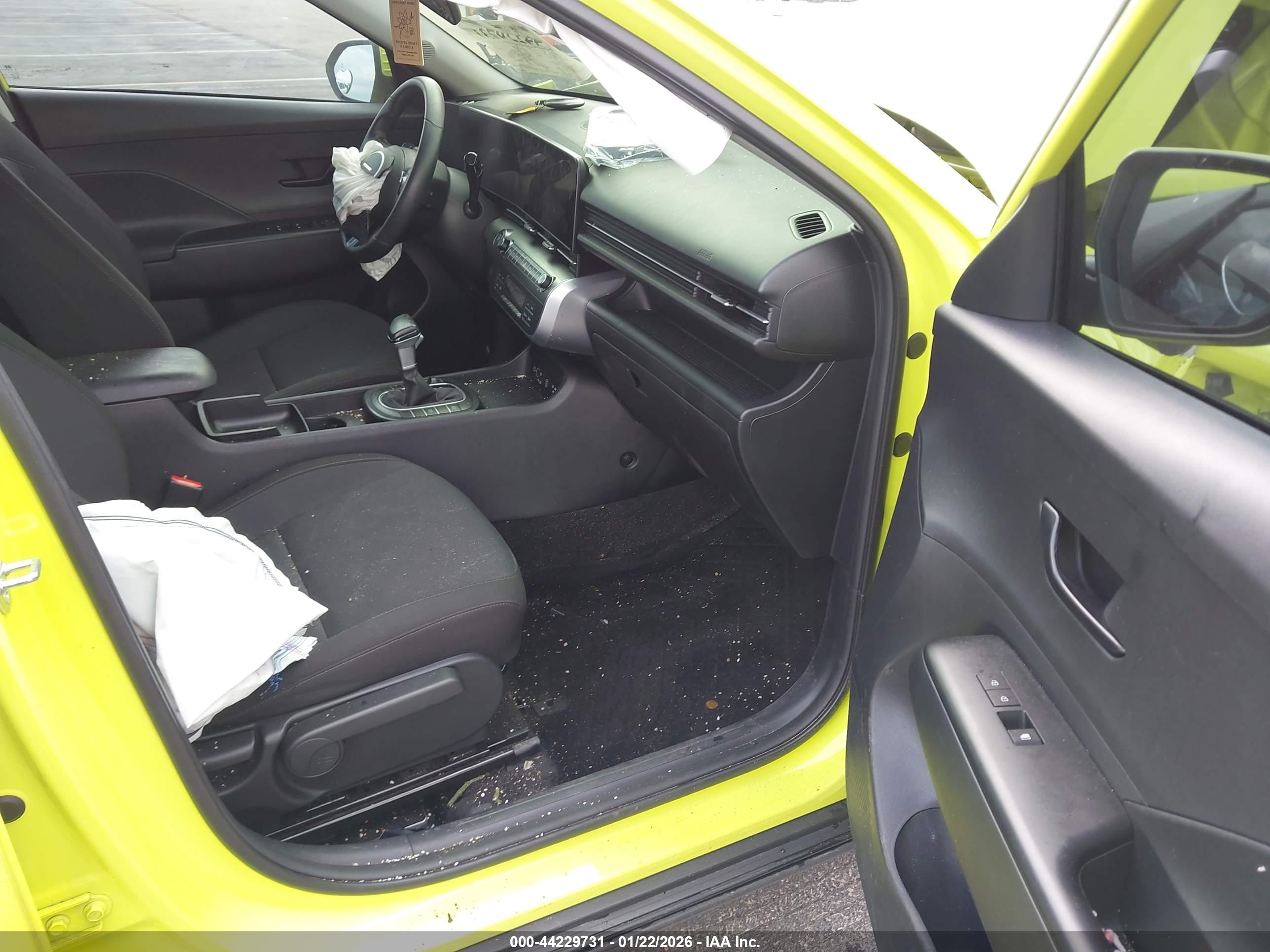 HYUNDAI KONA image 5