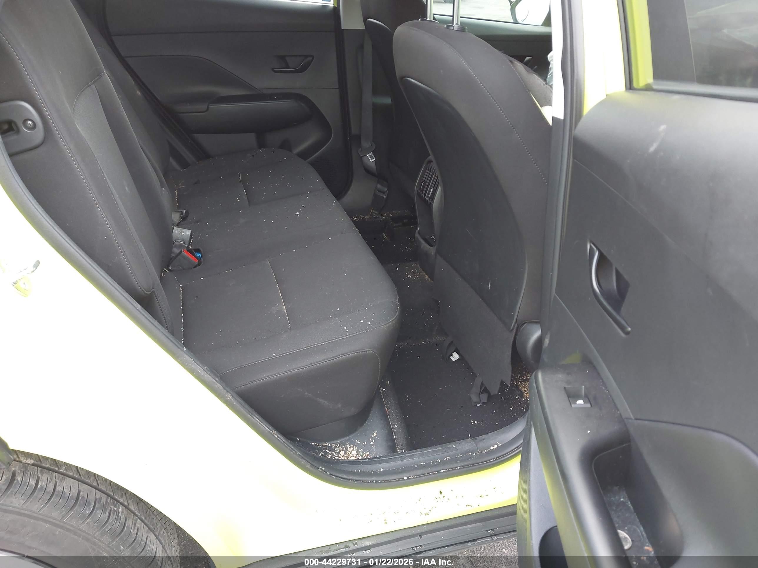 HYUNDAI KONA image 8
