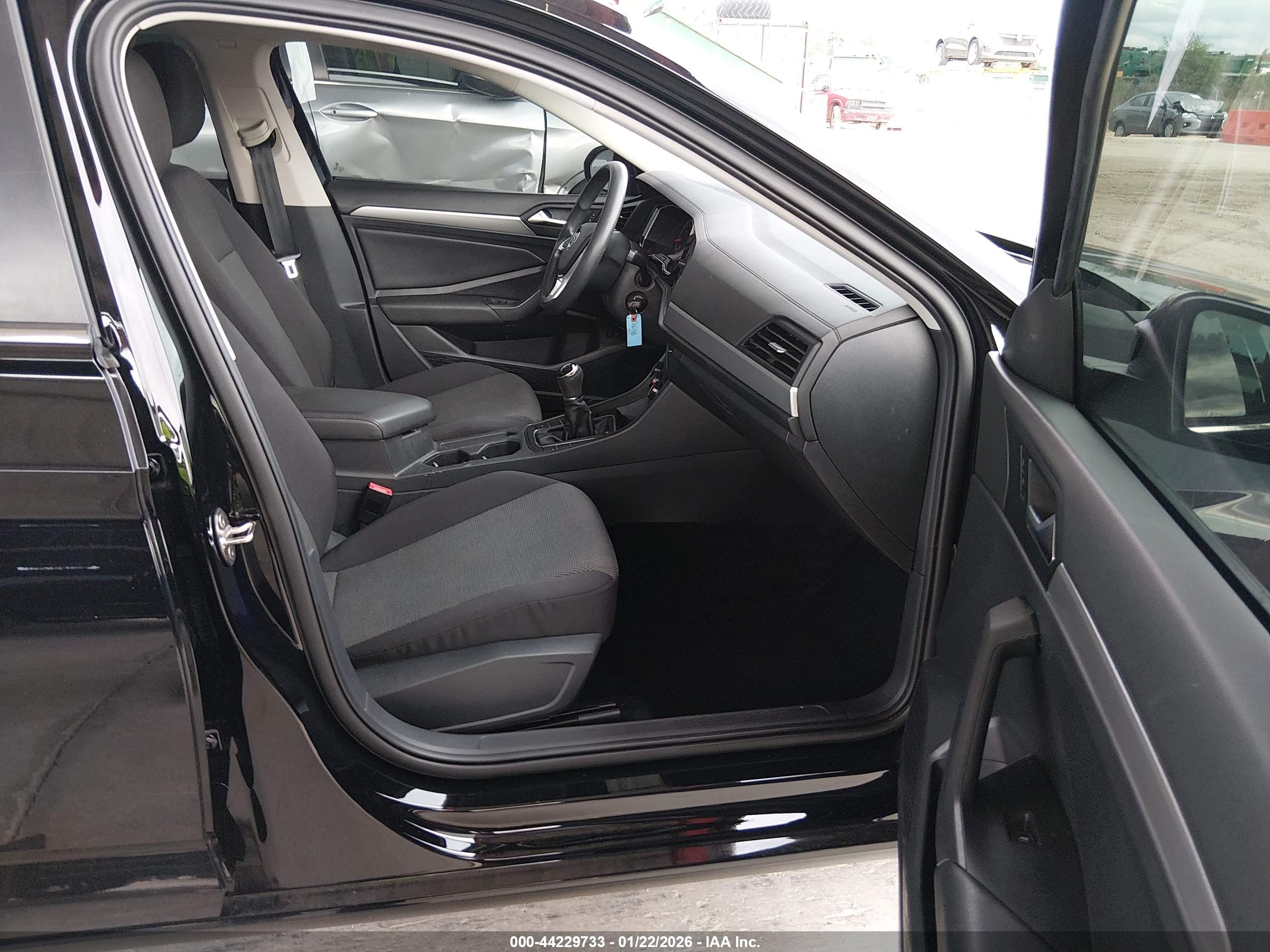 VOLKSWAGEN JETTA image 5