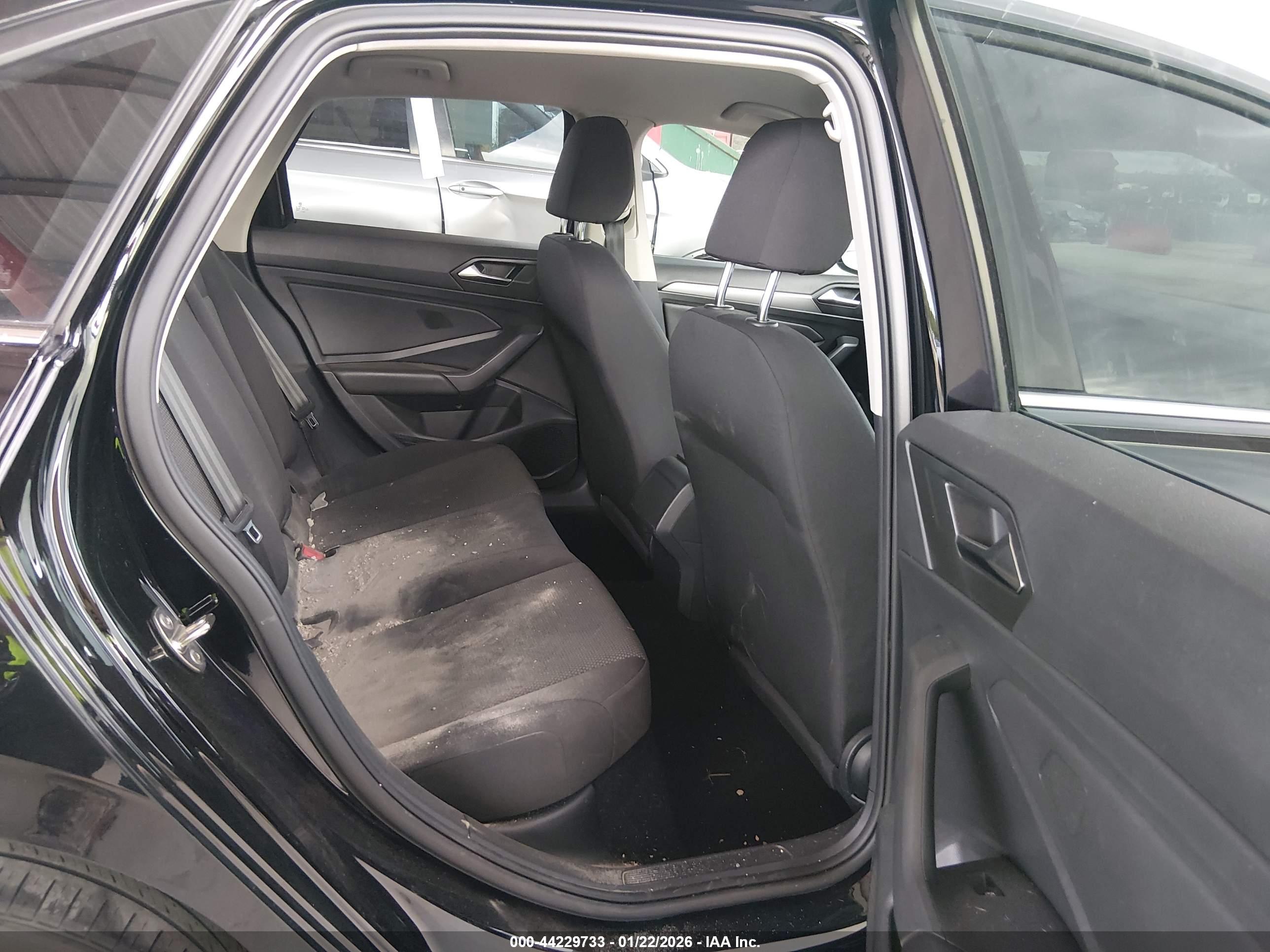VOLKSWAGEN JETTA image 8