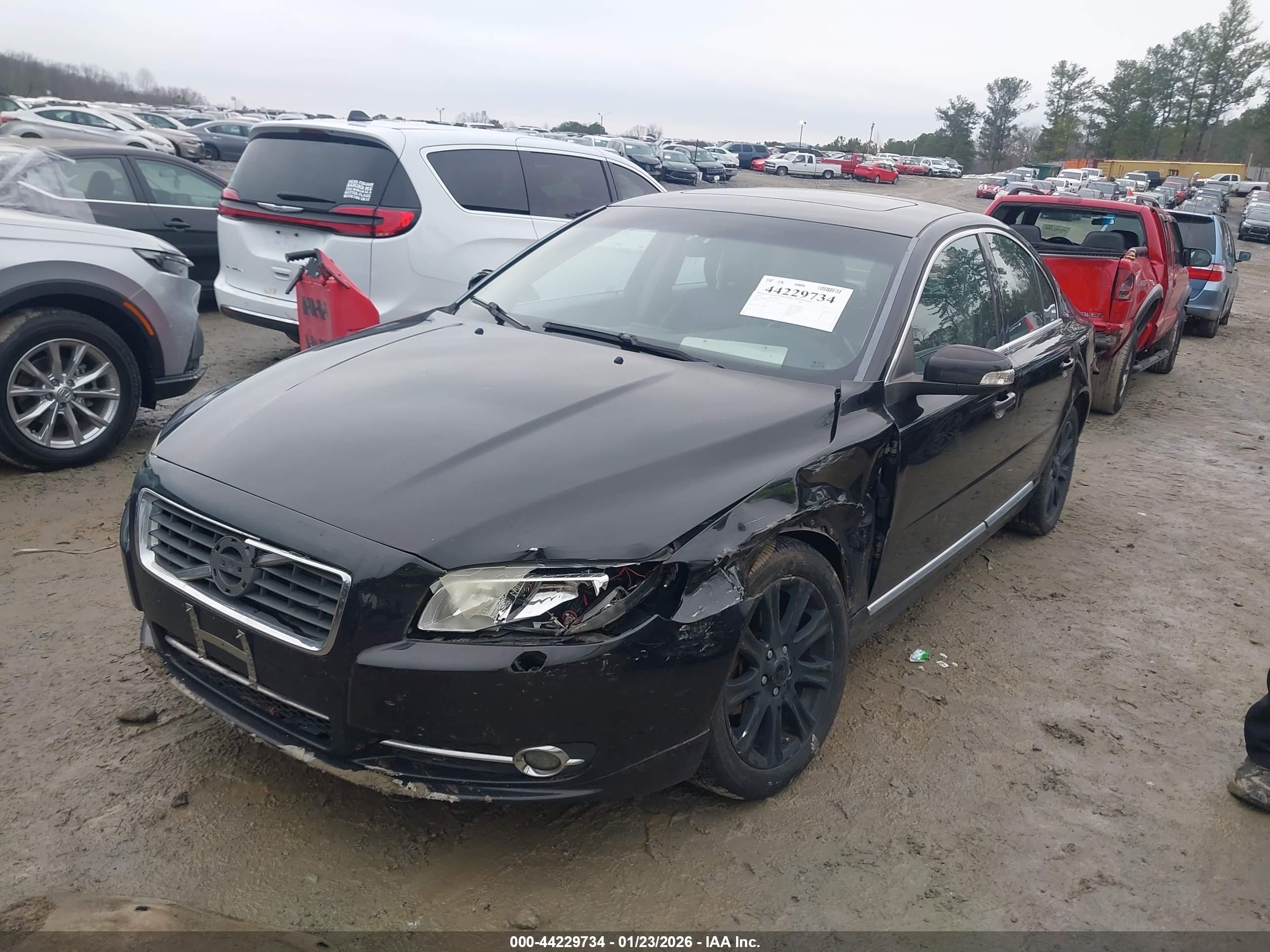 VOLVO S80 image 2