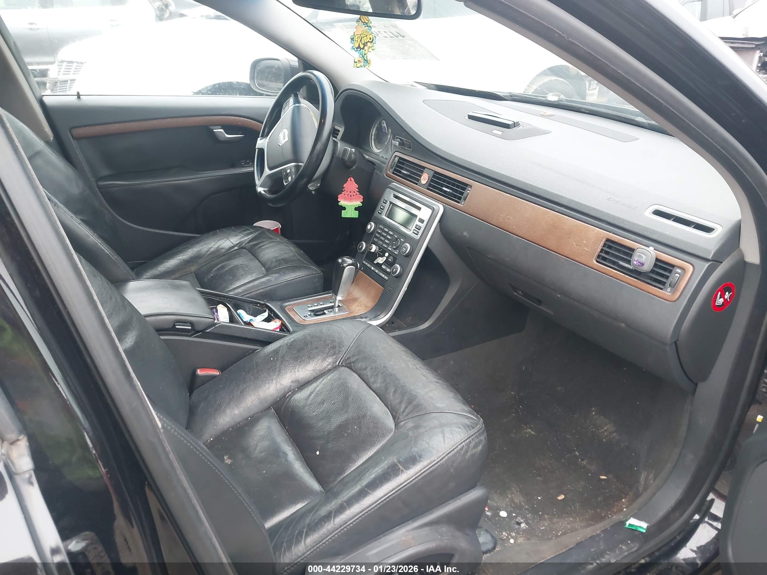 VOLVO S80 image 5
