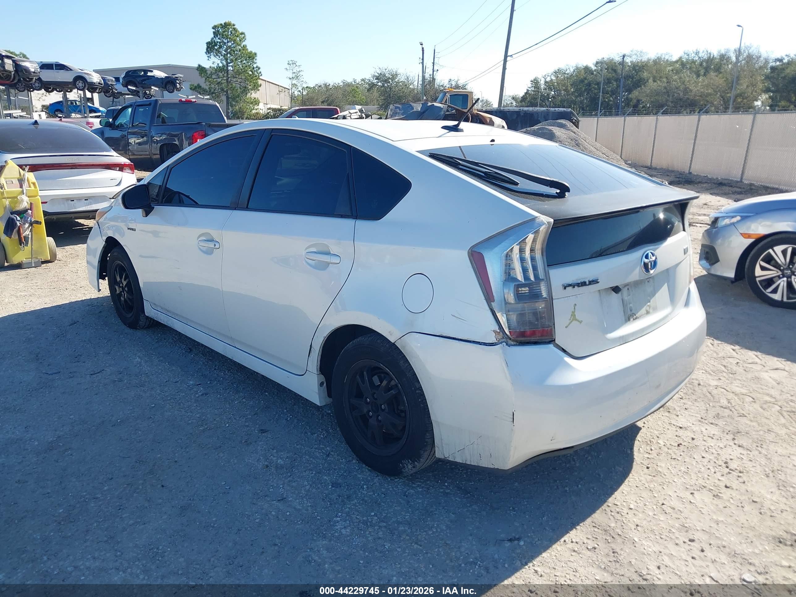 TOYOTA PRIUS image 3