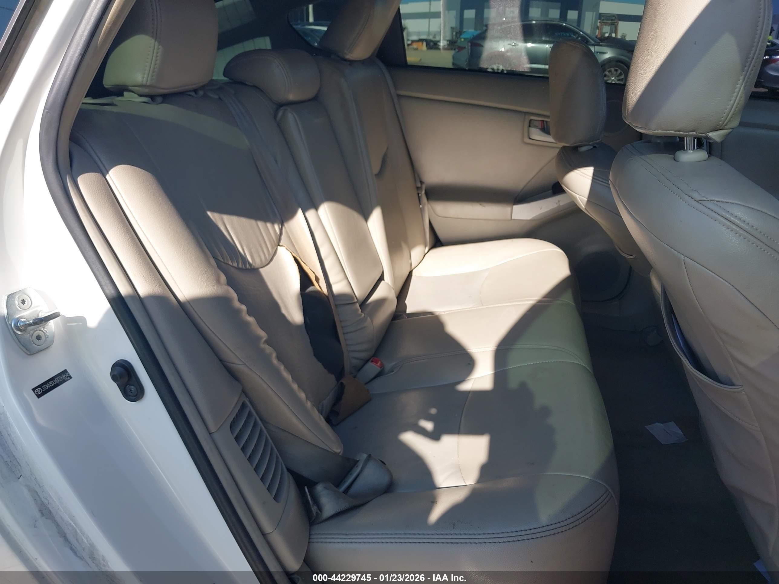 TOYOTA PRIUS image 8