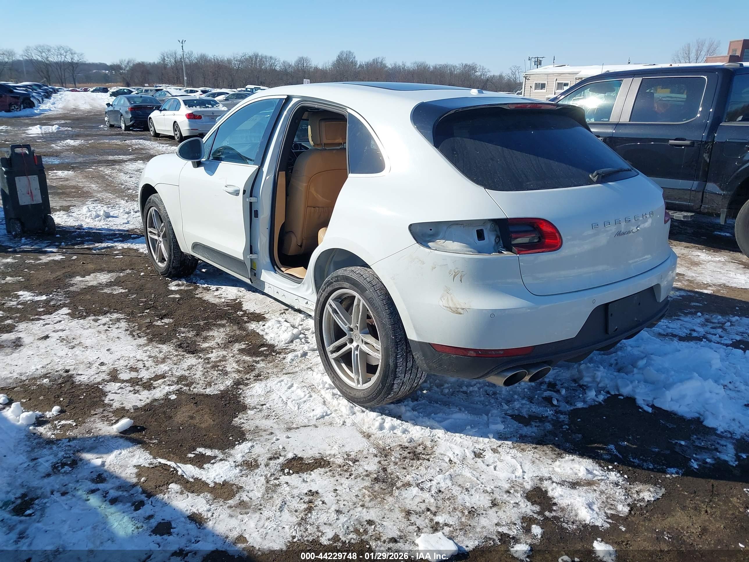 PORSCHE MACAN image 3
