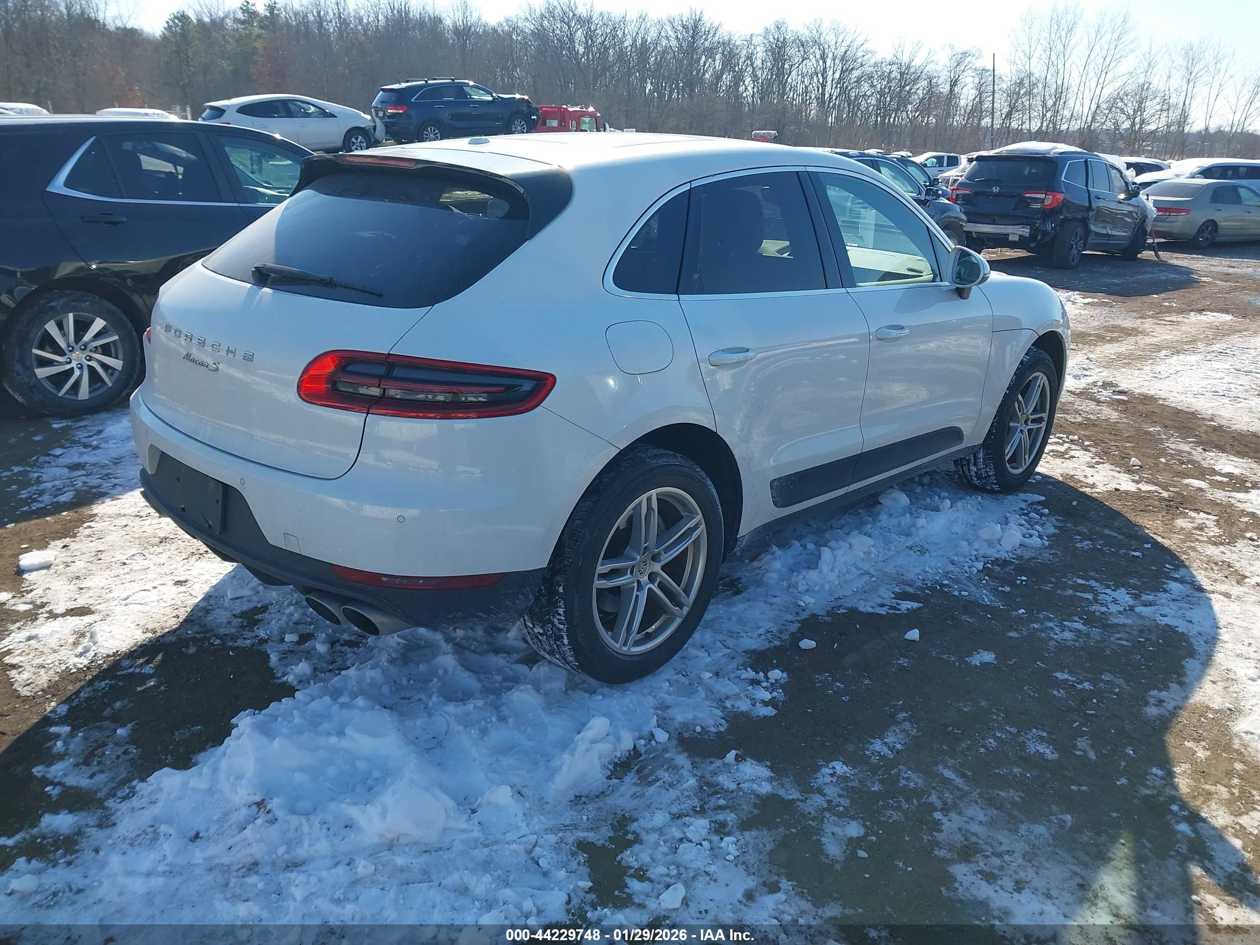 PORSCHE MACAN image 4