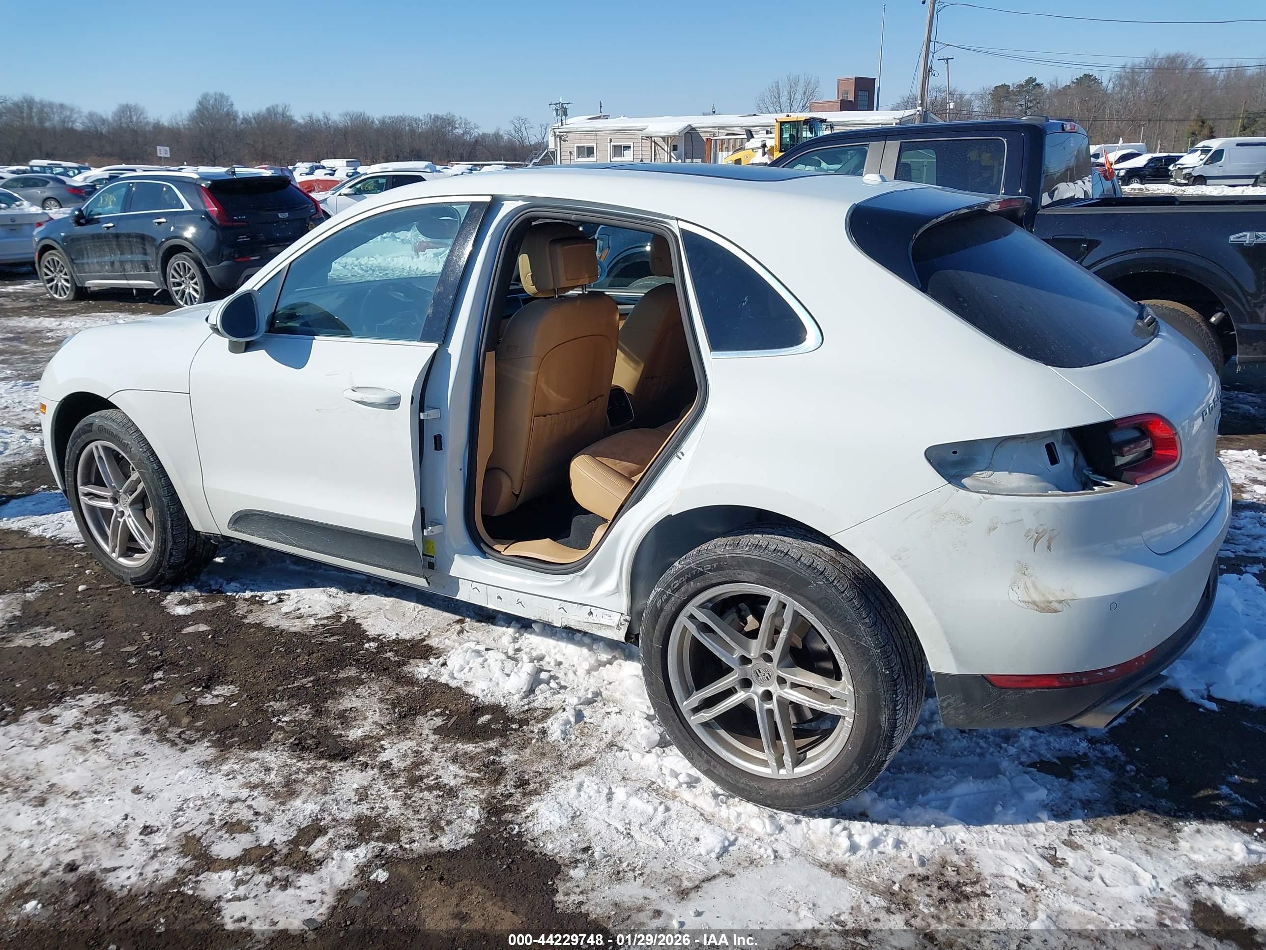 PORSCHE MACAN image 6