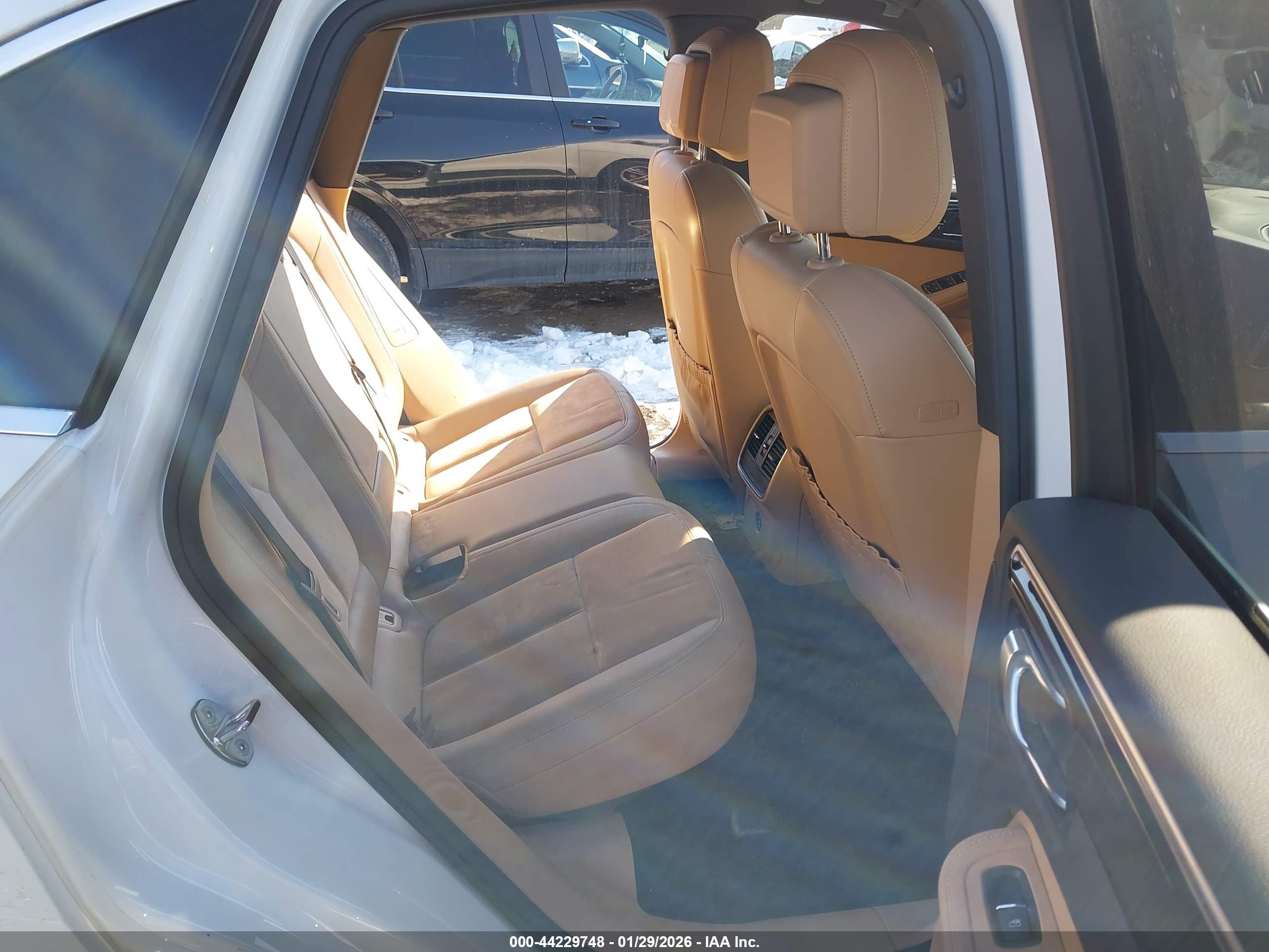 PORSCHE MACAN image 8