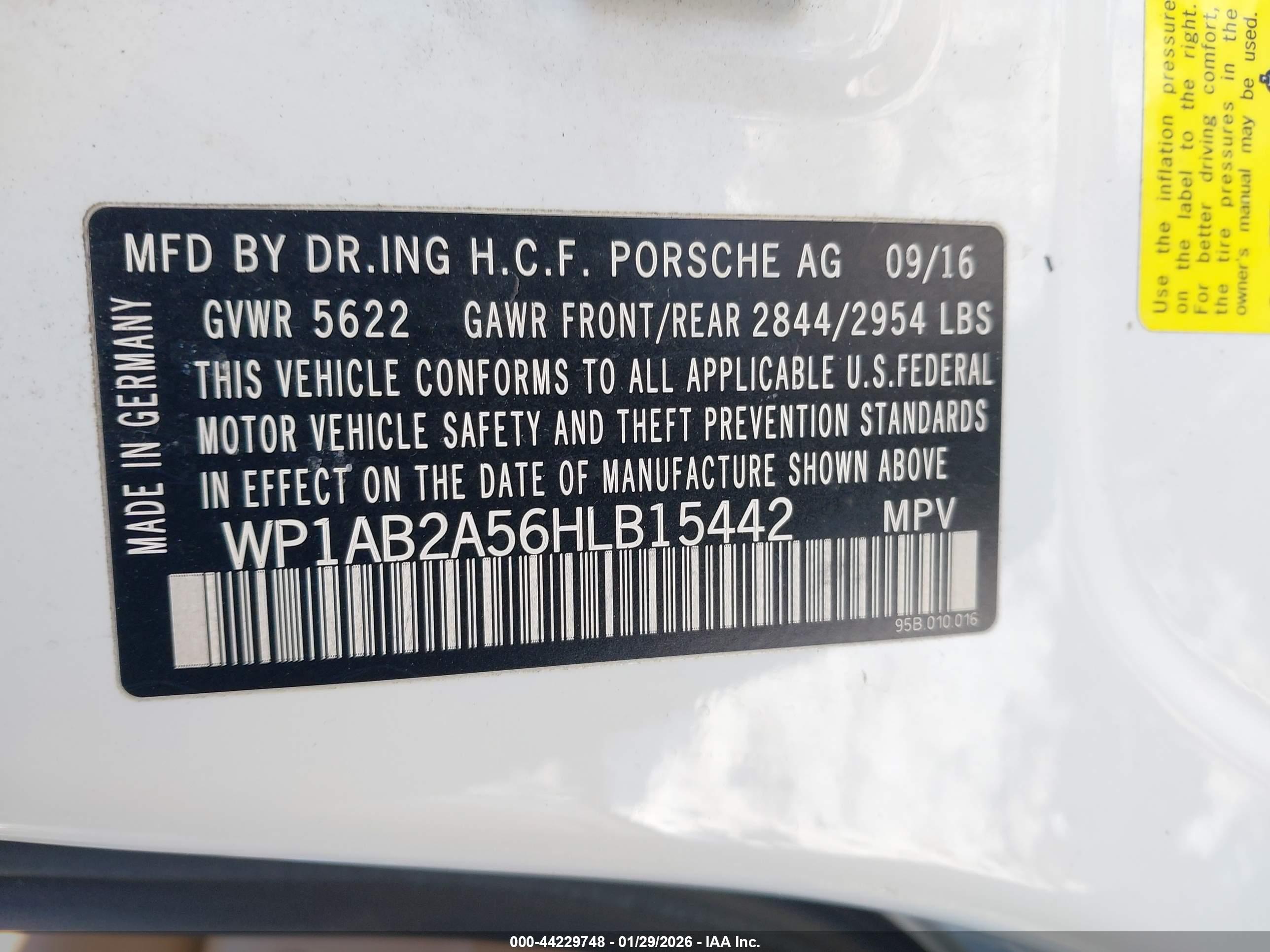 PORSCHE MACAN image 9