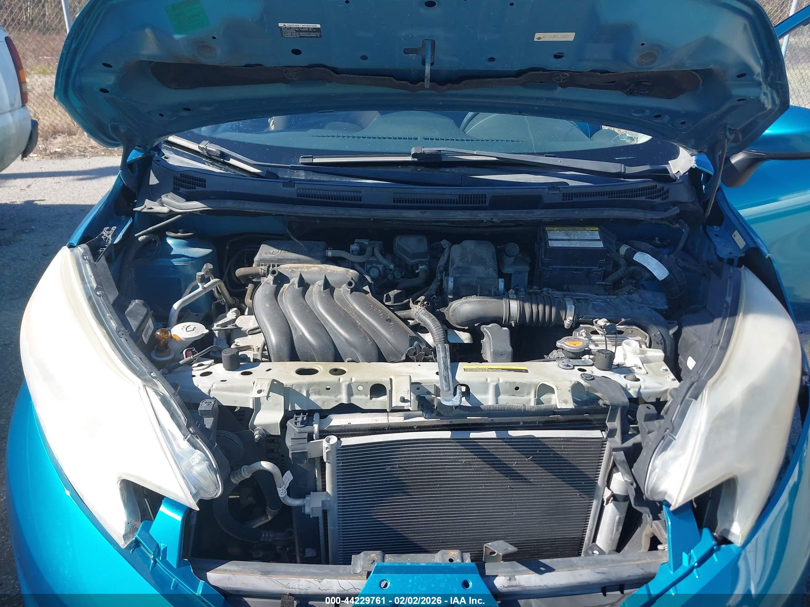NISSAN VERSA image 10