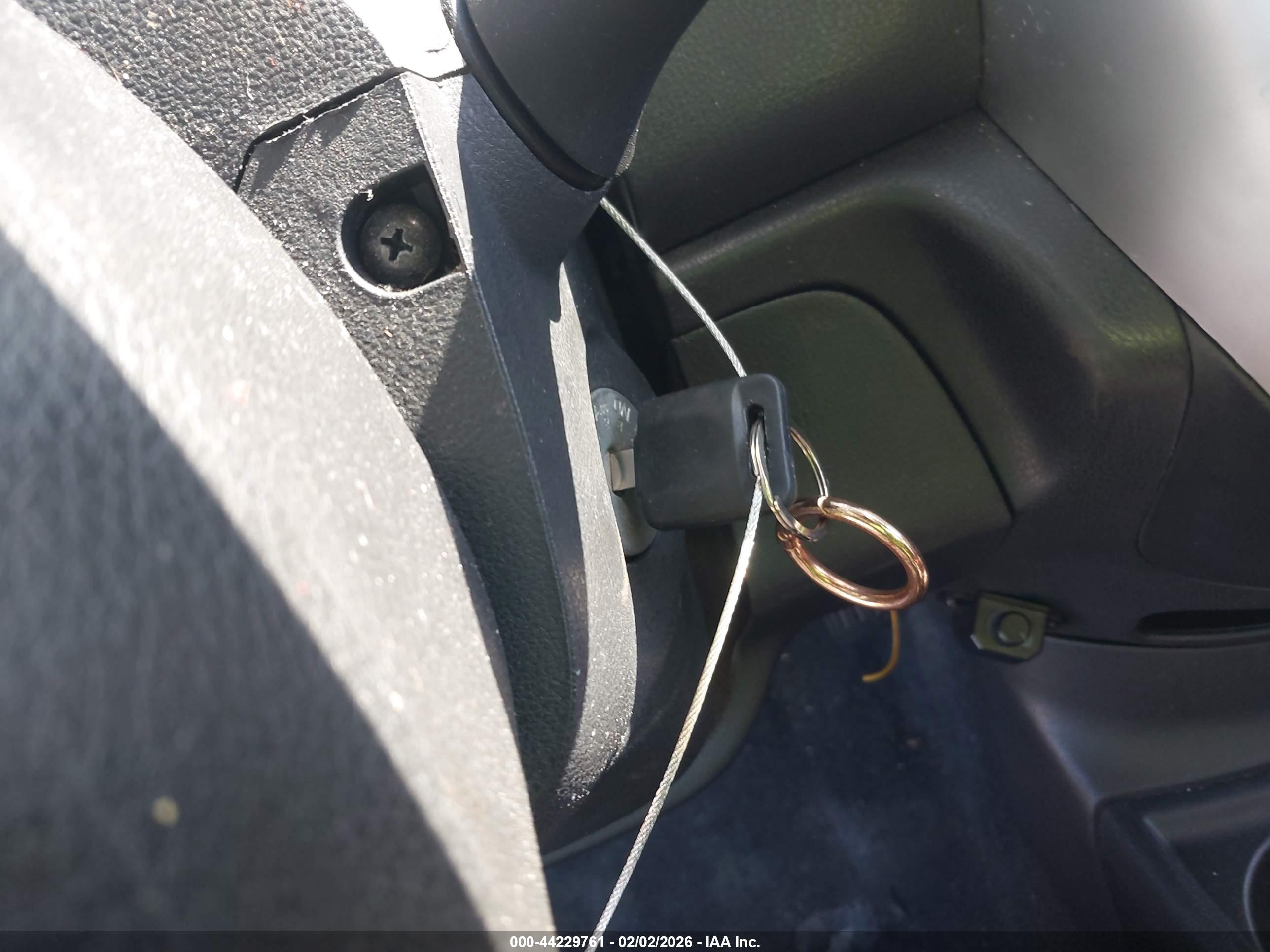 NISSAN VERSA image 11