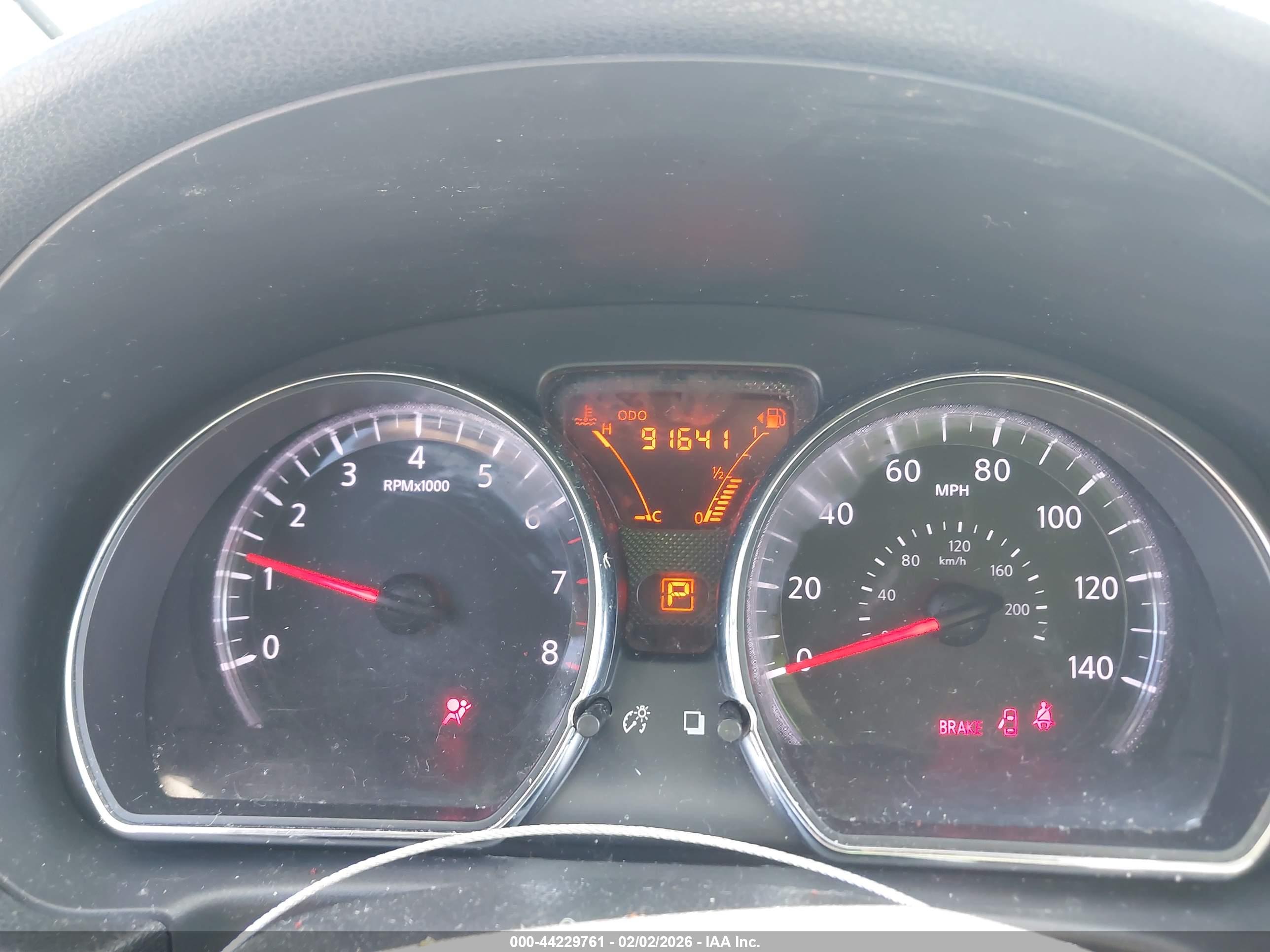 NISSAN VERSA image 7