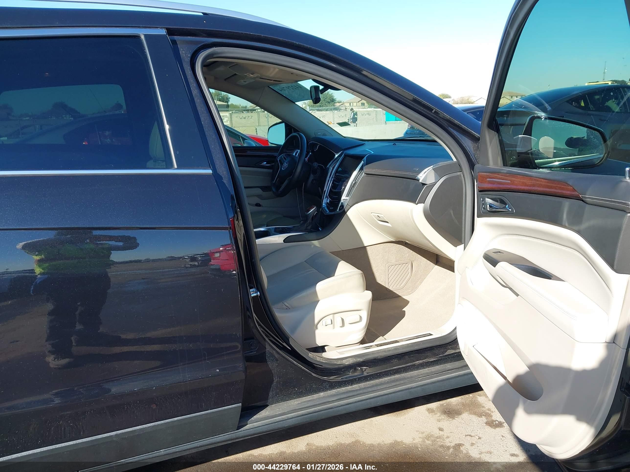 CADILLAC SRX image 5