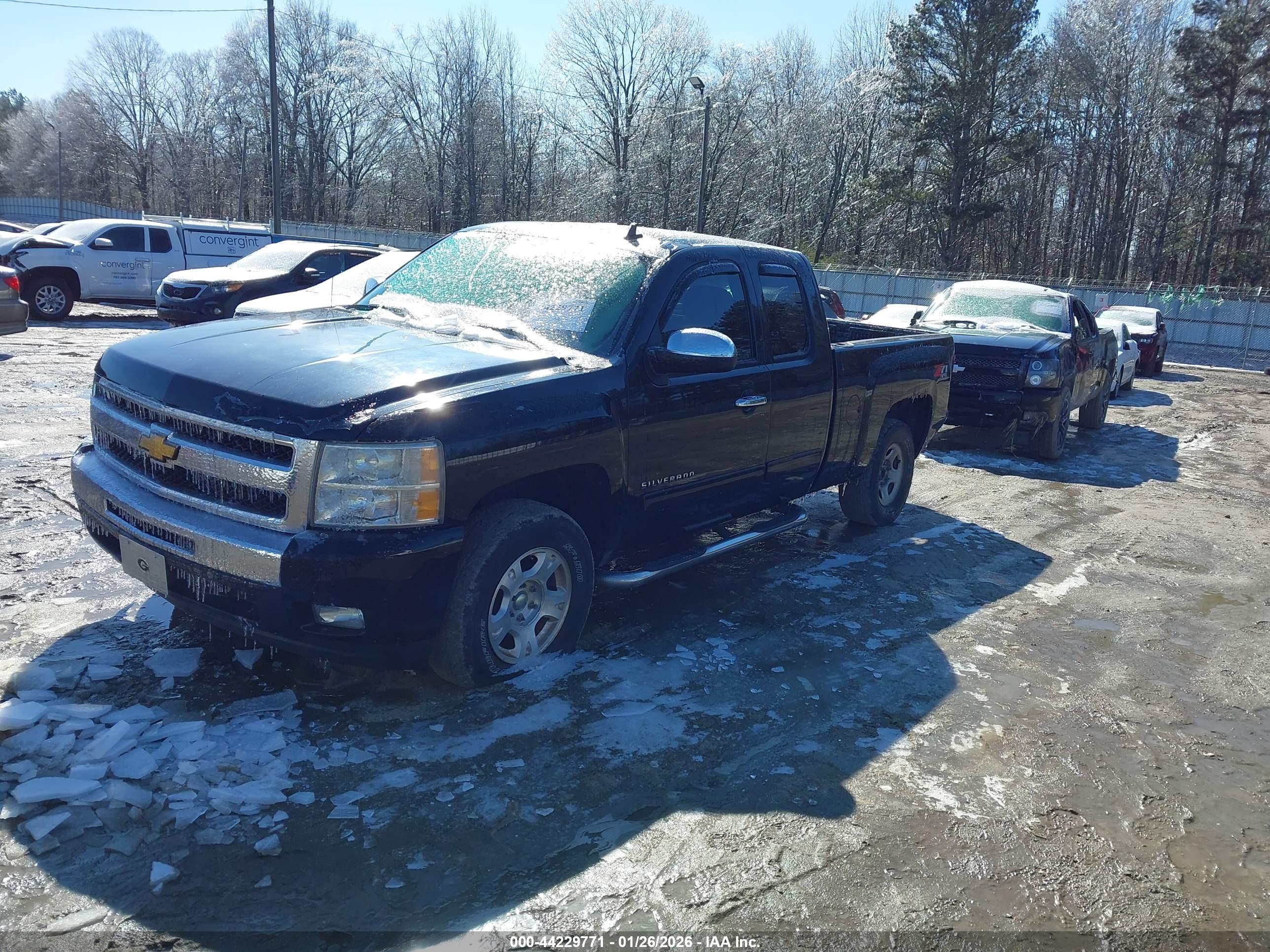 CHEVROLET SILVERADO image 2