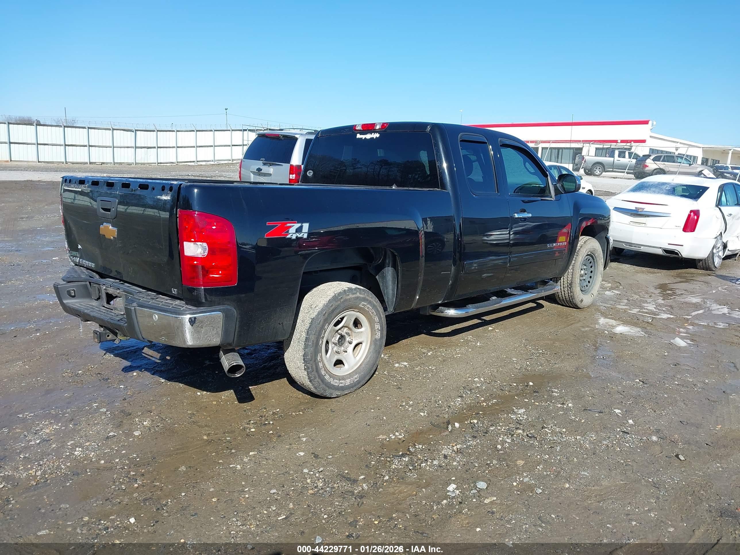 CHEVROLET SILVERADO image 4