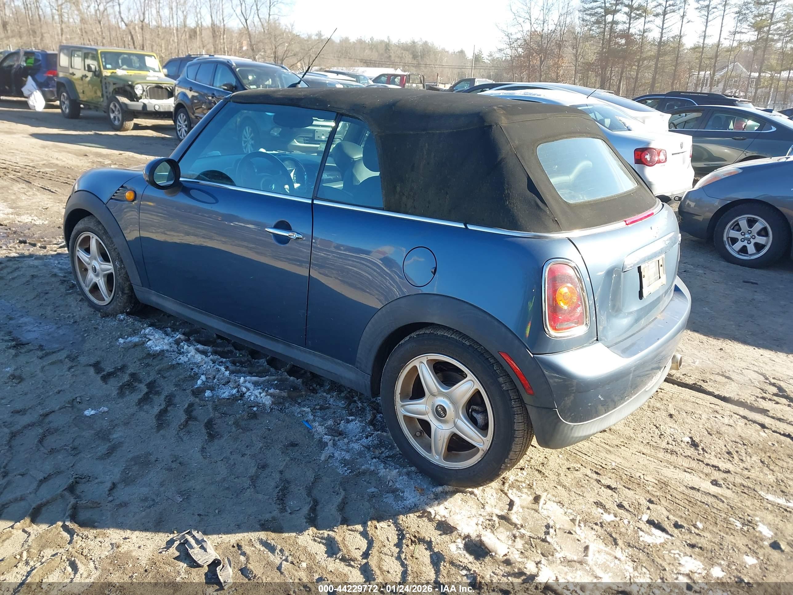 MINI COOPER image 3