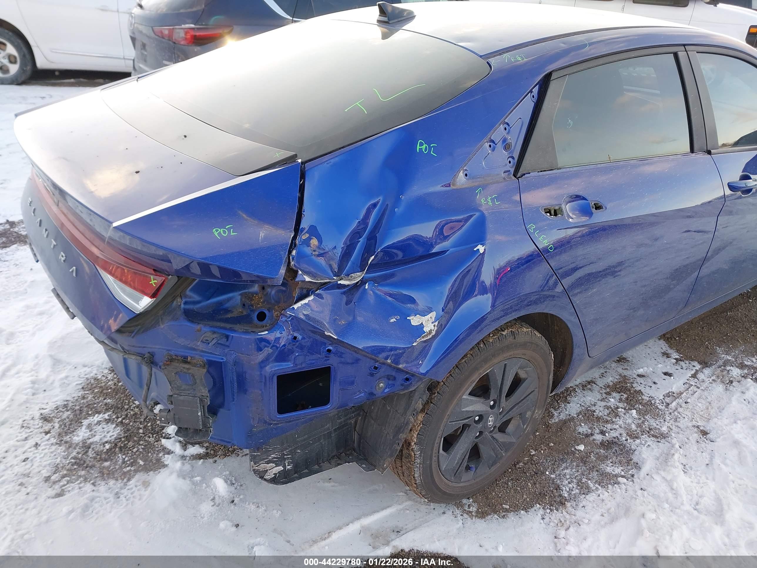 HYUNDAI ELANTRA image 6