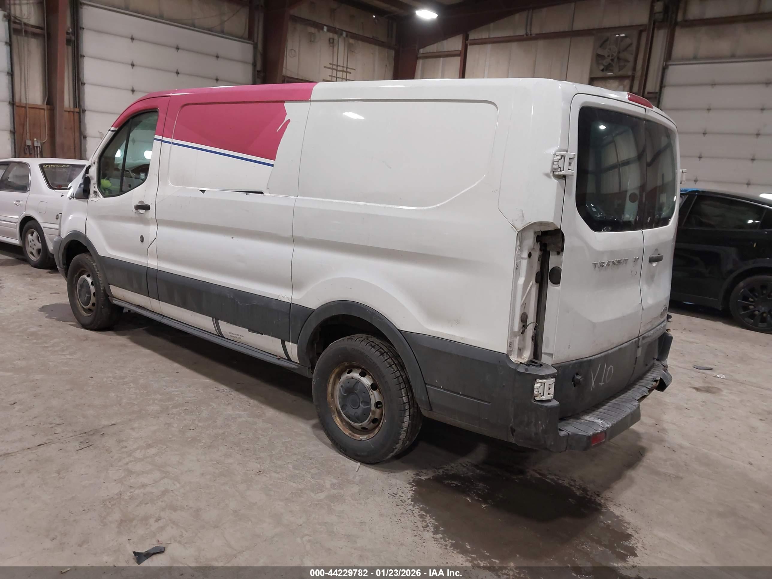 FORD TRANSIT image 3