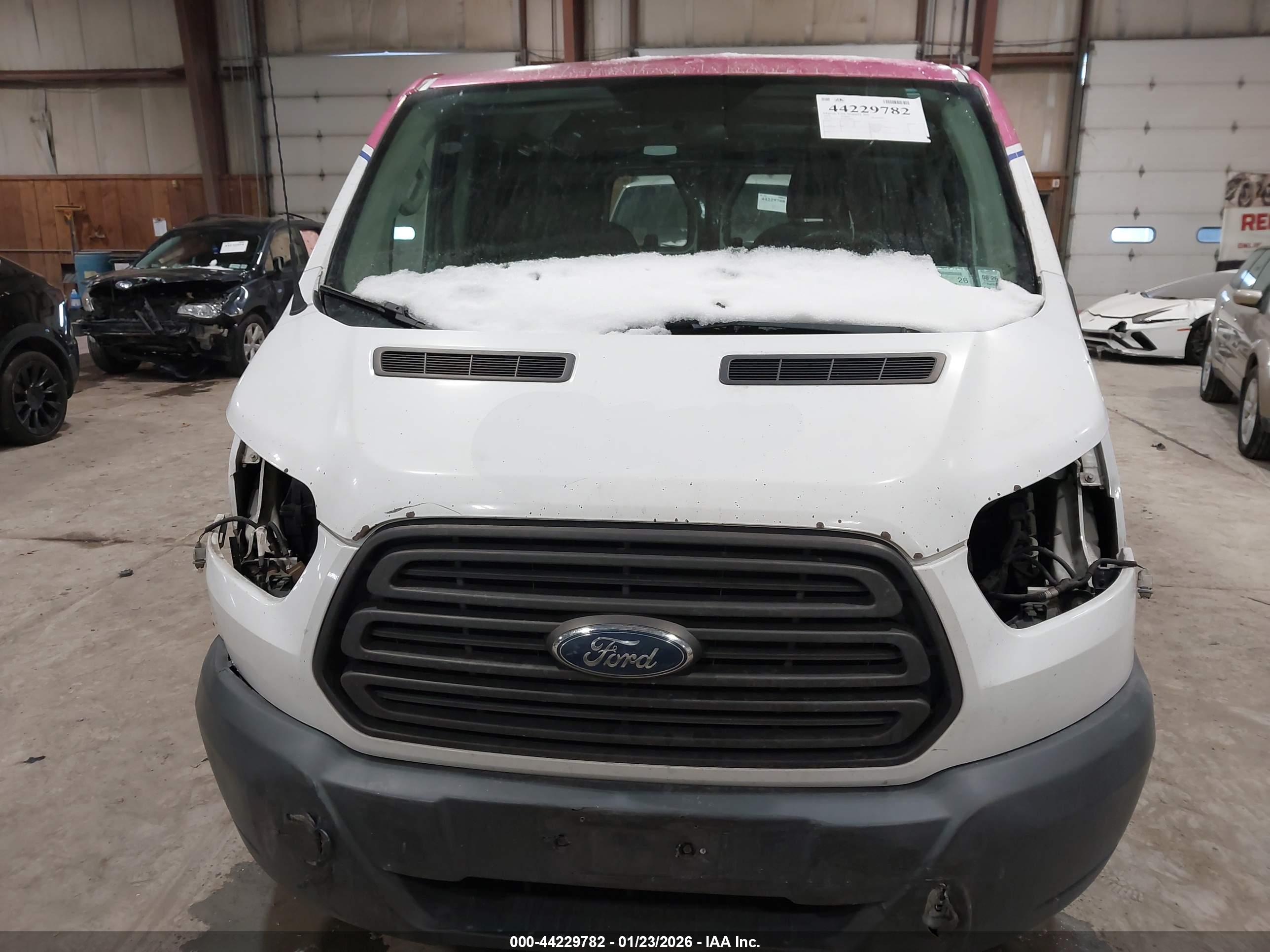 FORD TRANSIT image 6
