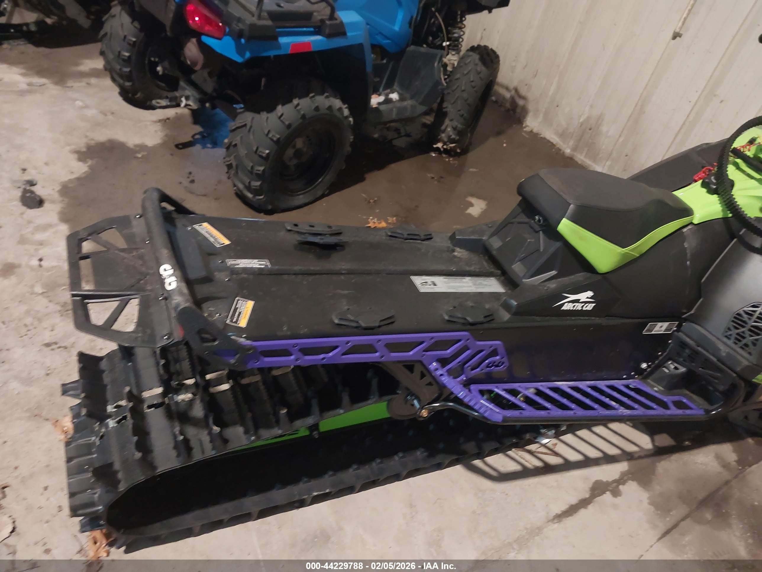 ARCTIC CAT image 8