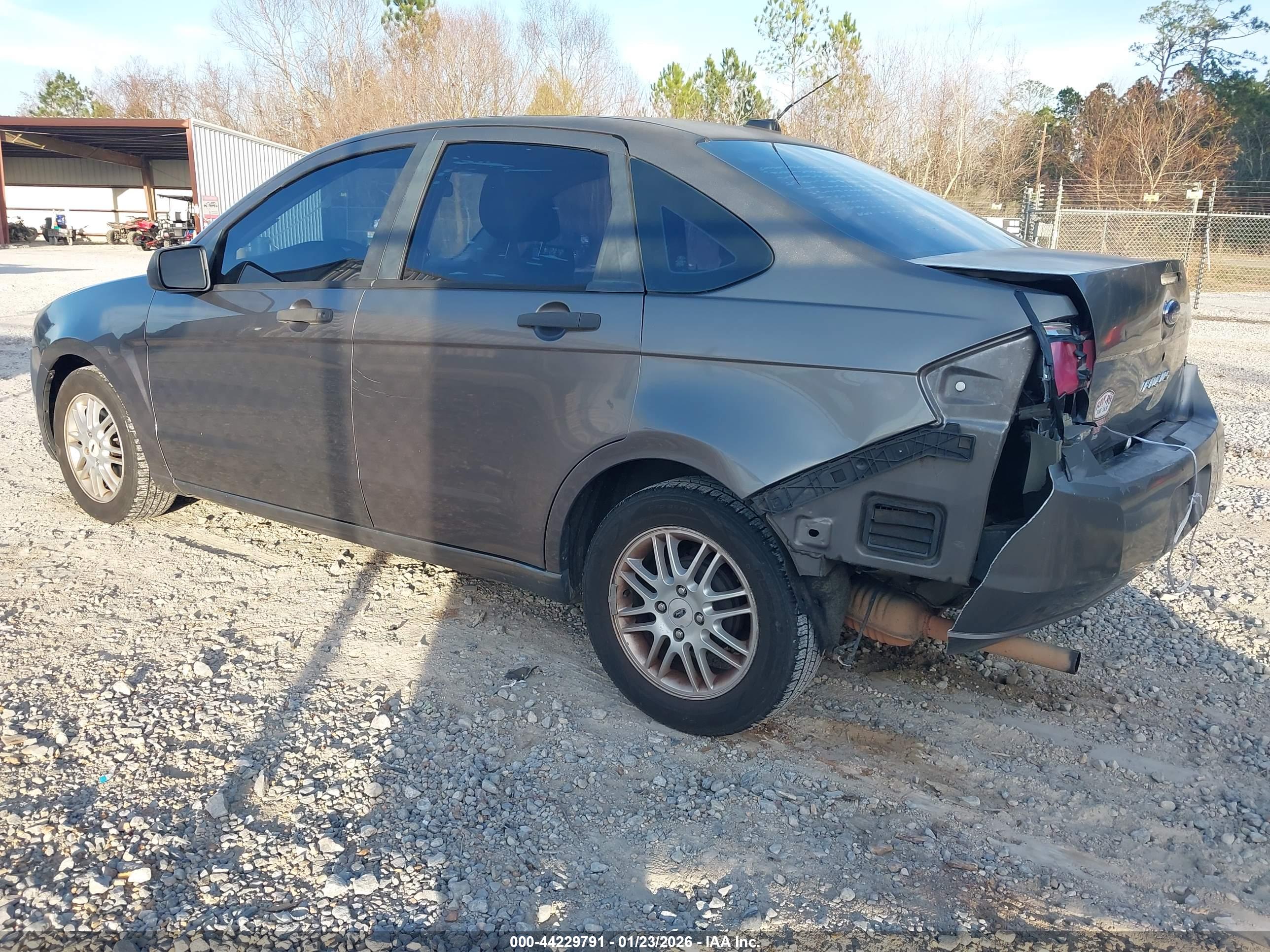 FORD FOCUS image 3