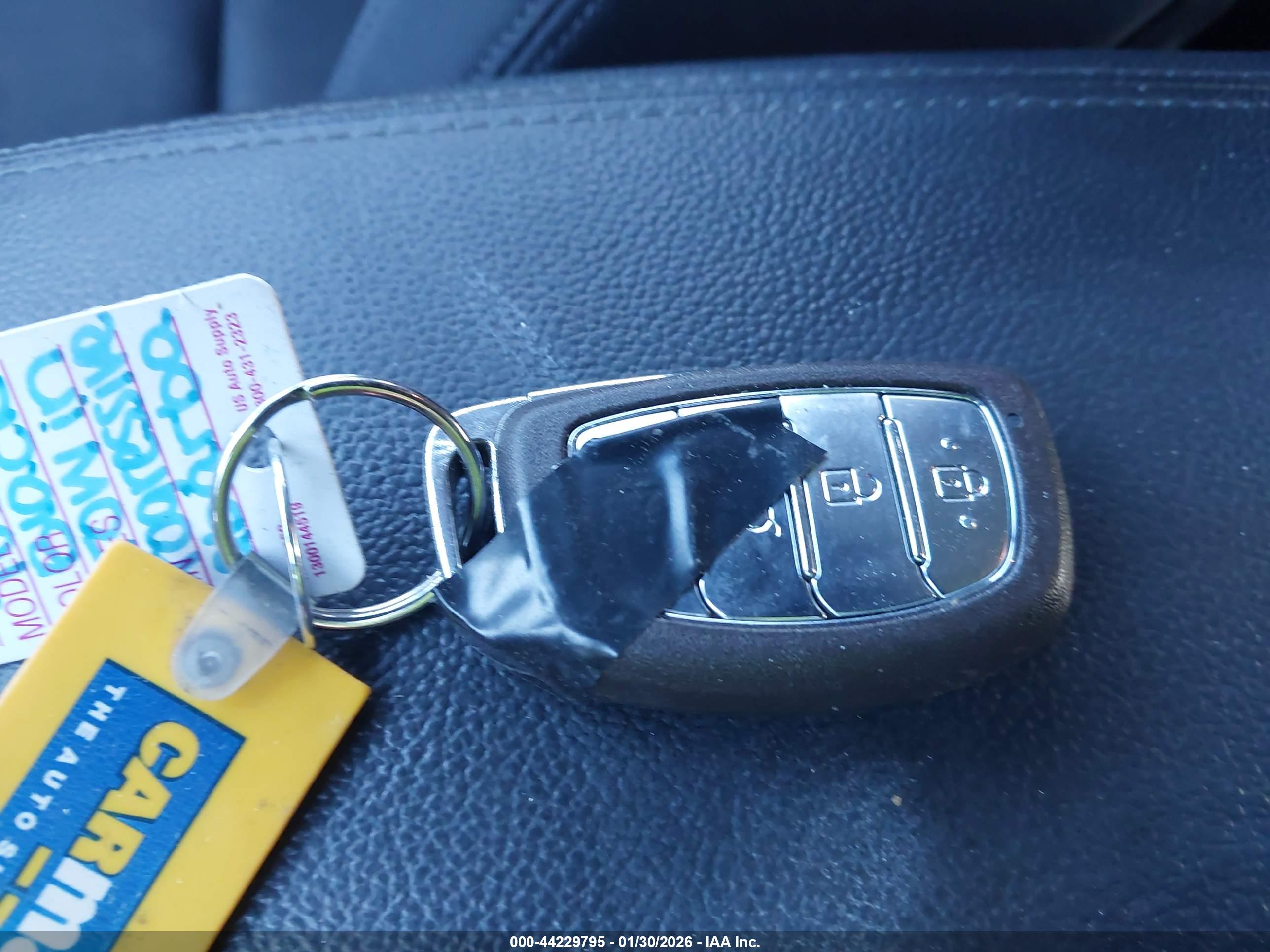 HYUNDAI TUCSON image 11