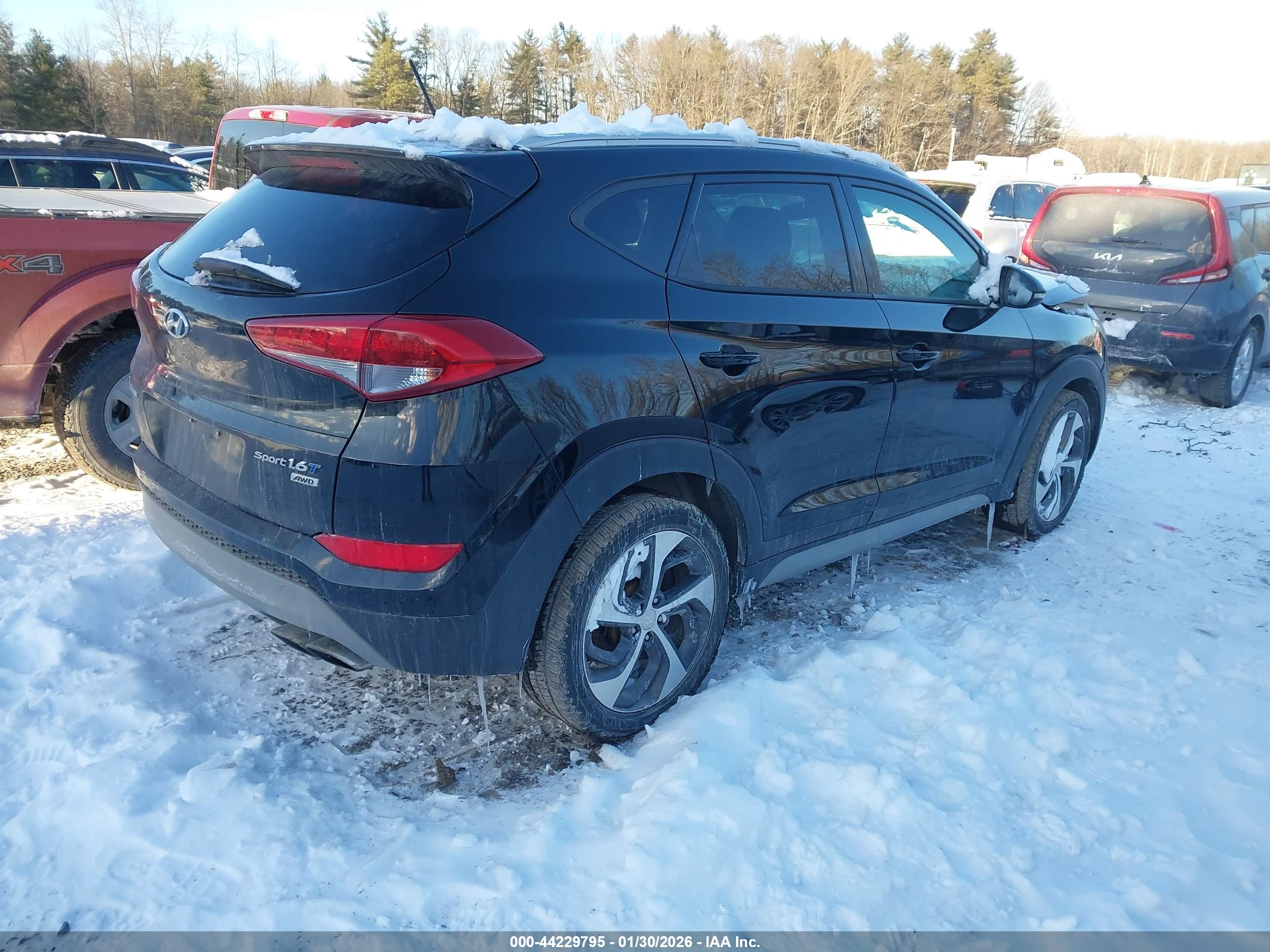 HYUNDAI TUCSON image 4