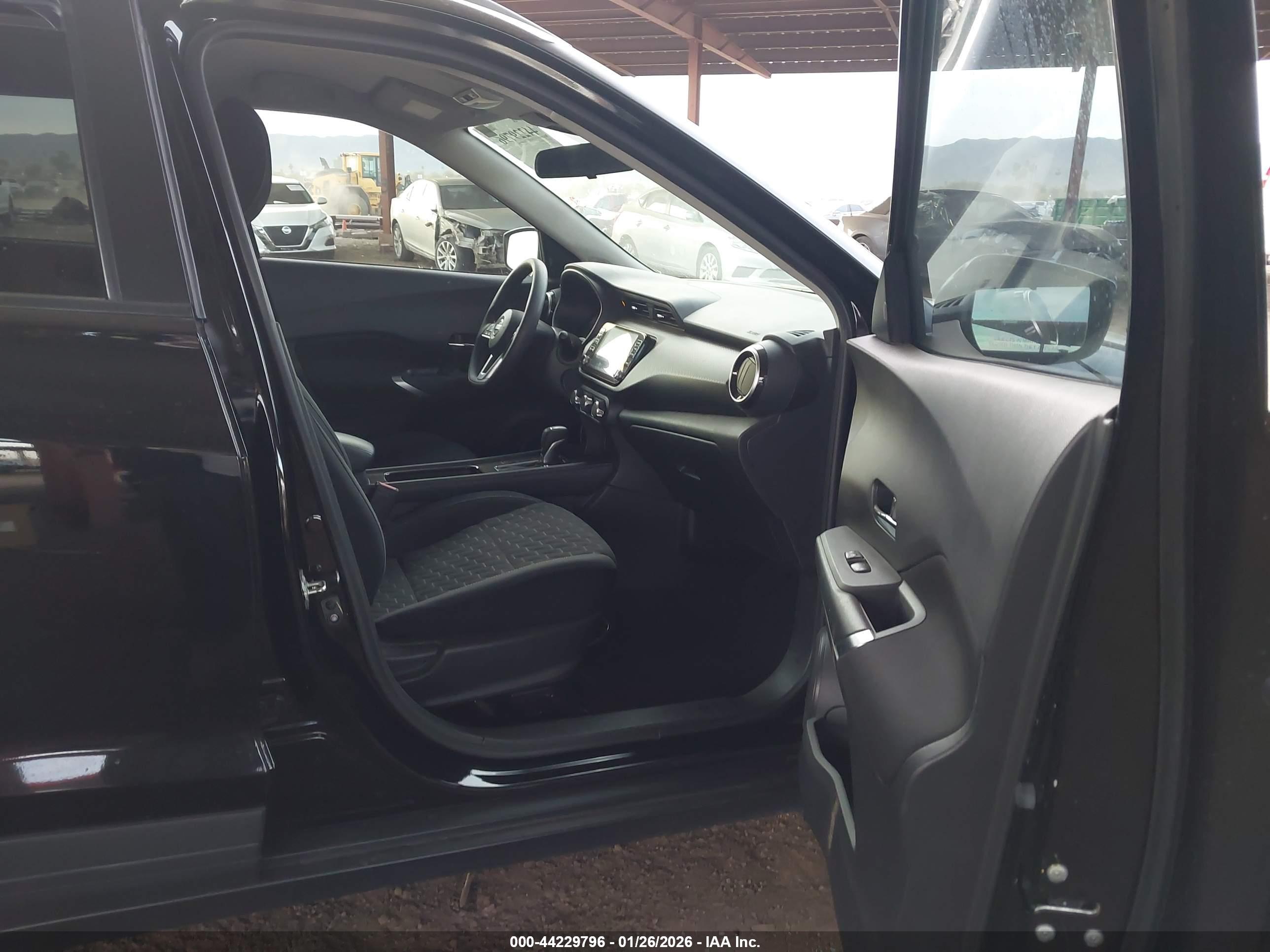 NISSAN KICKS image 5
