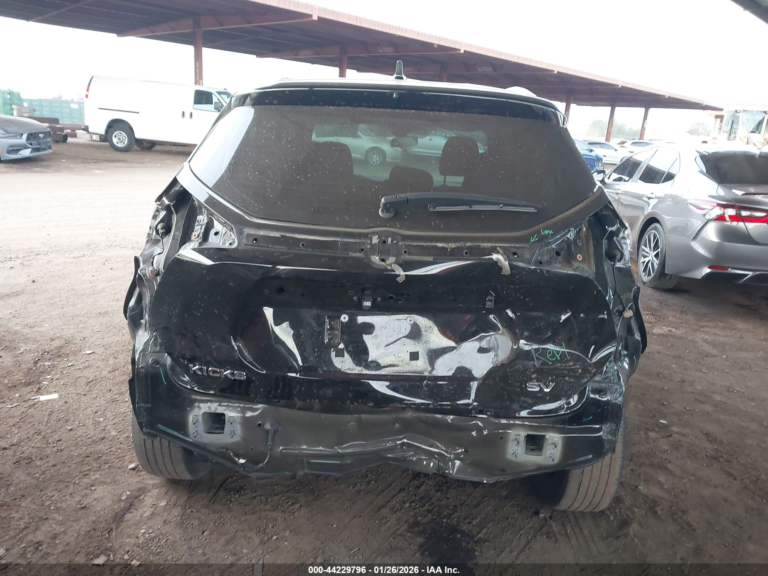 NISSAN KICKS image 6