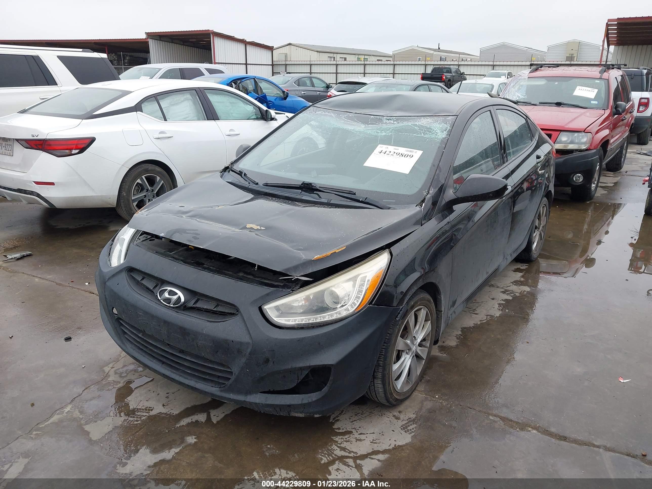 HYUNDAI ACCENT image 2