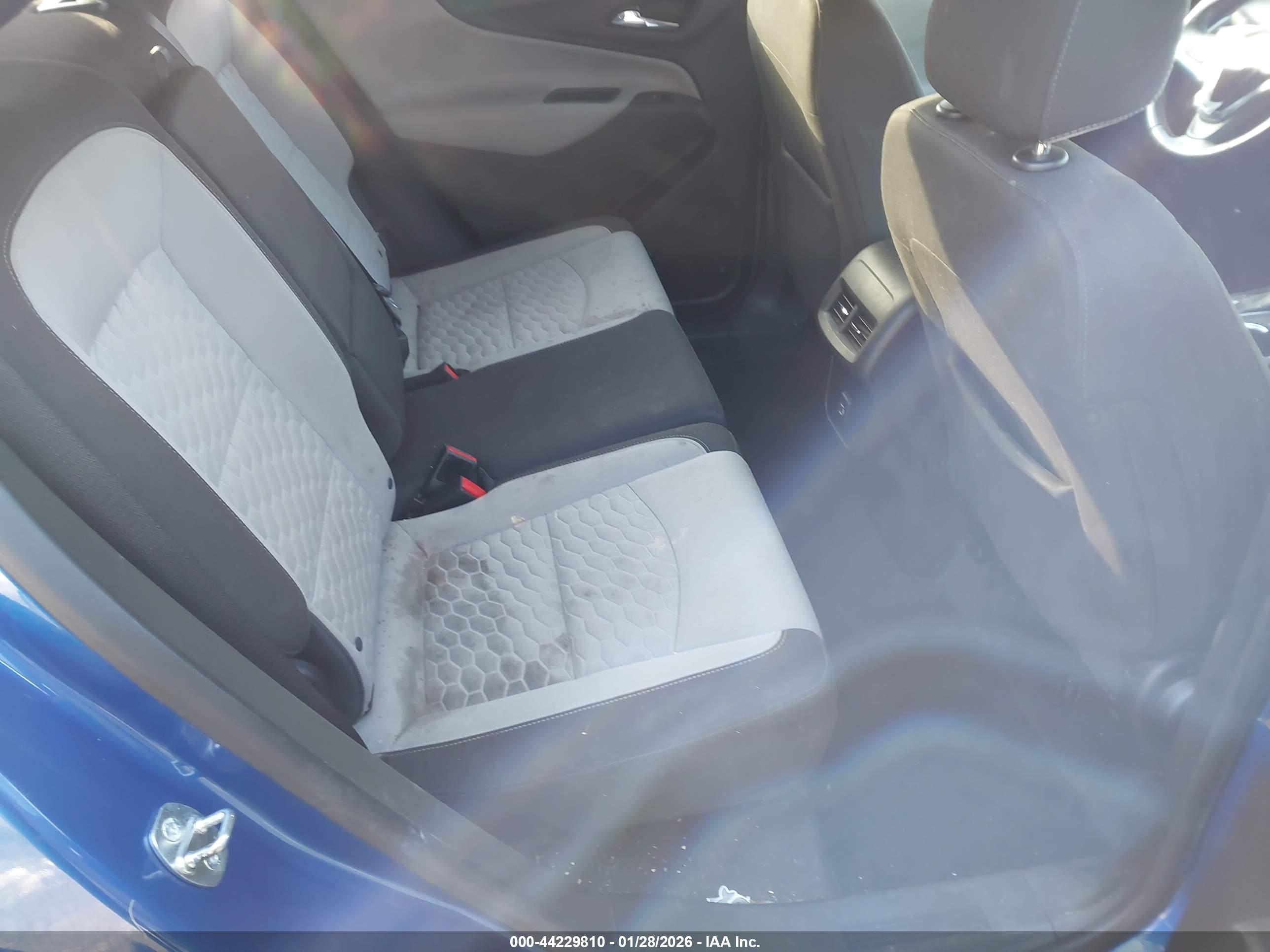 CHEVROLET EQUINOX image 8