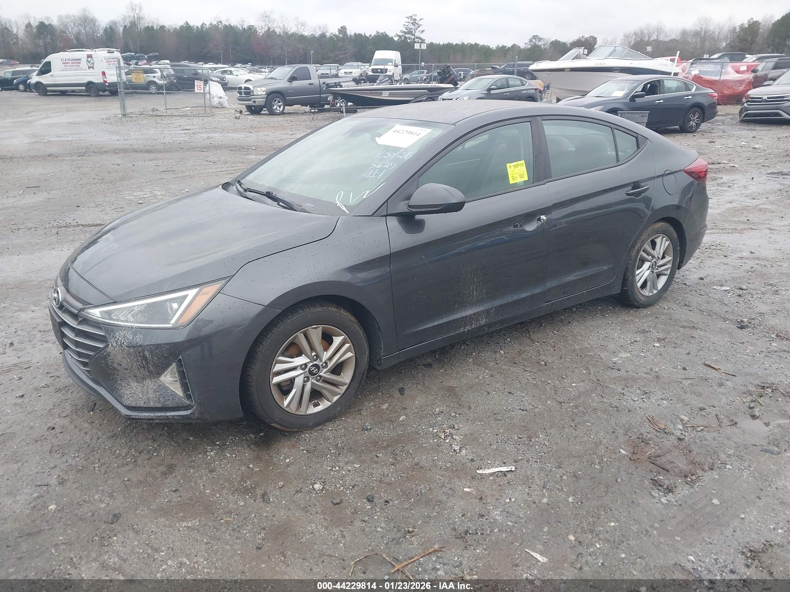 HYUNDAI ELANTRA image 2