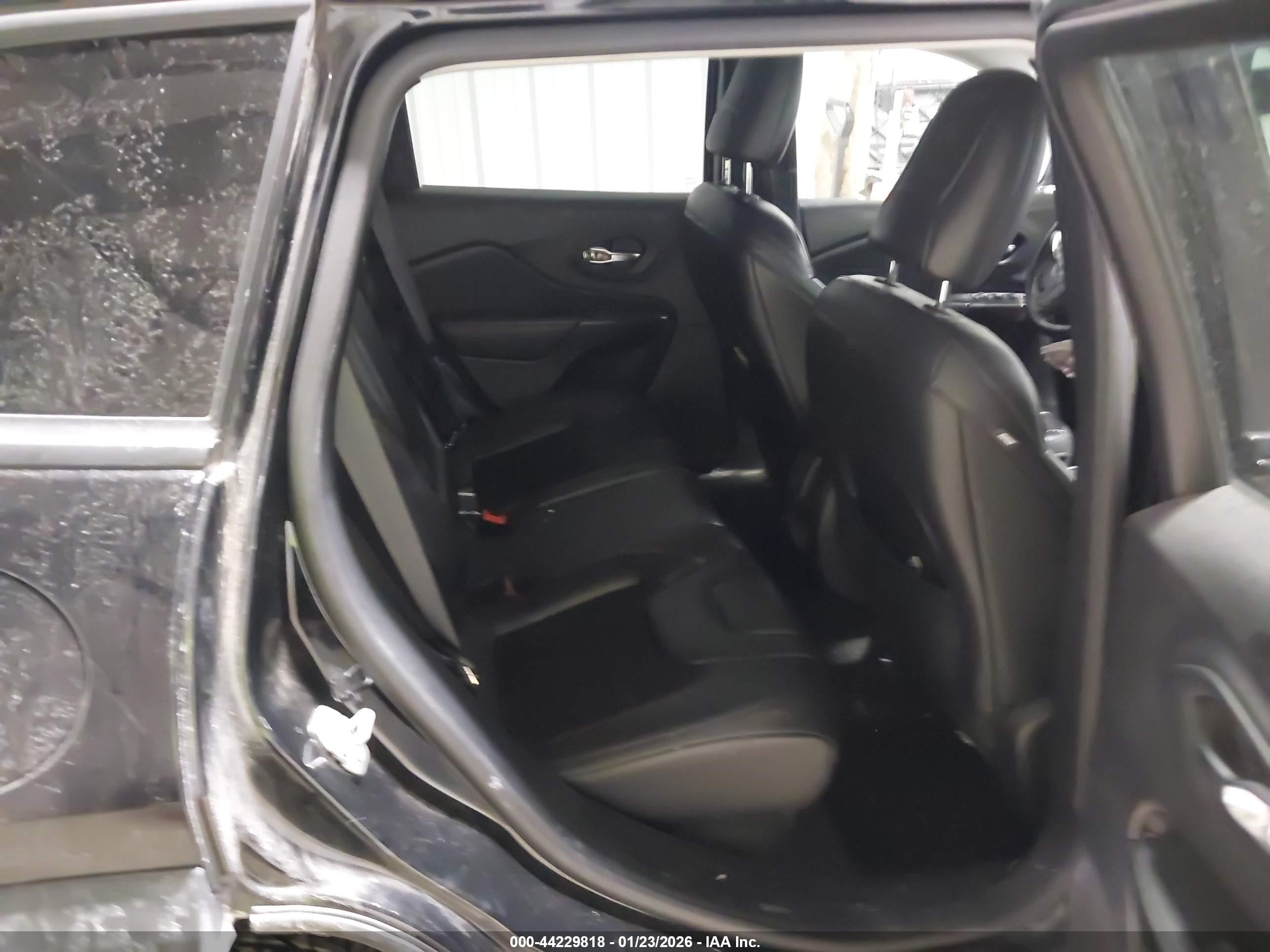 JEEP CHEROKEE image 8