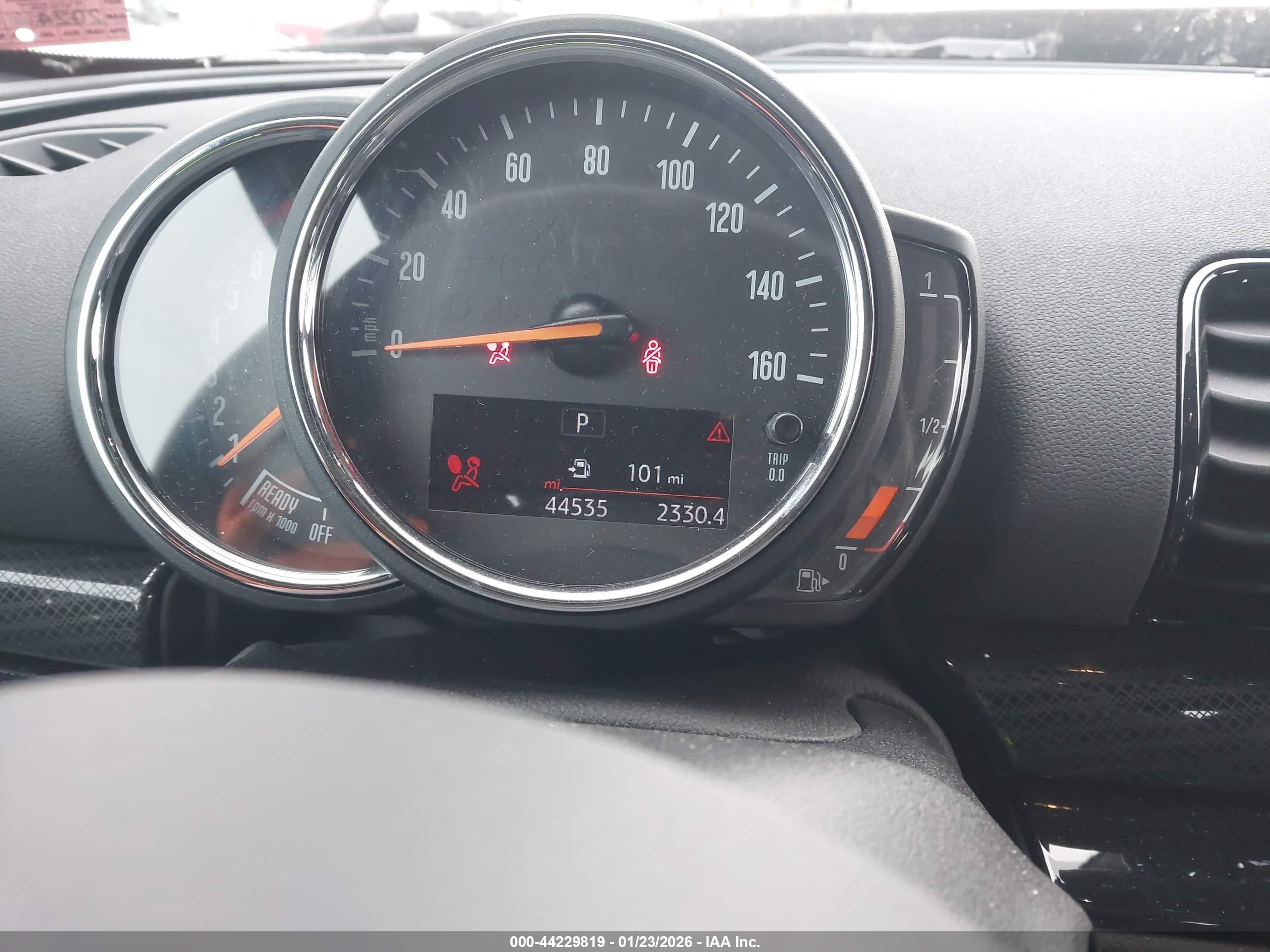 MINI CLUBMAN image 7