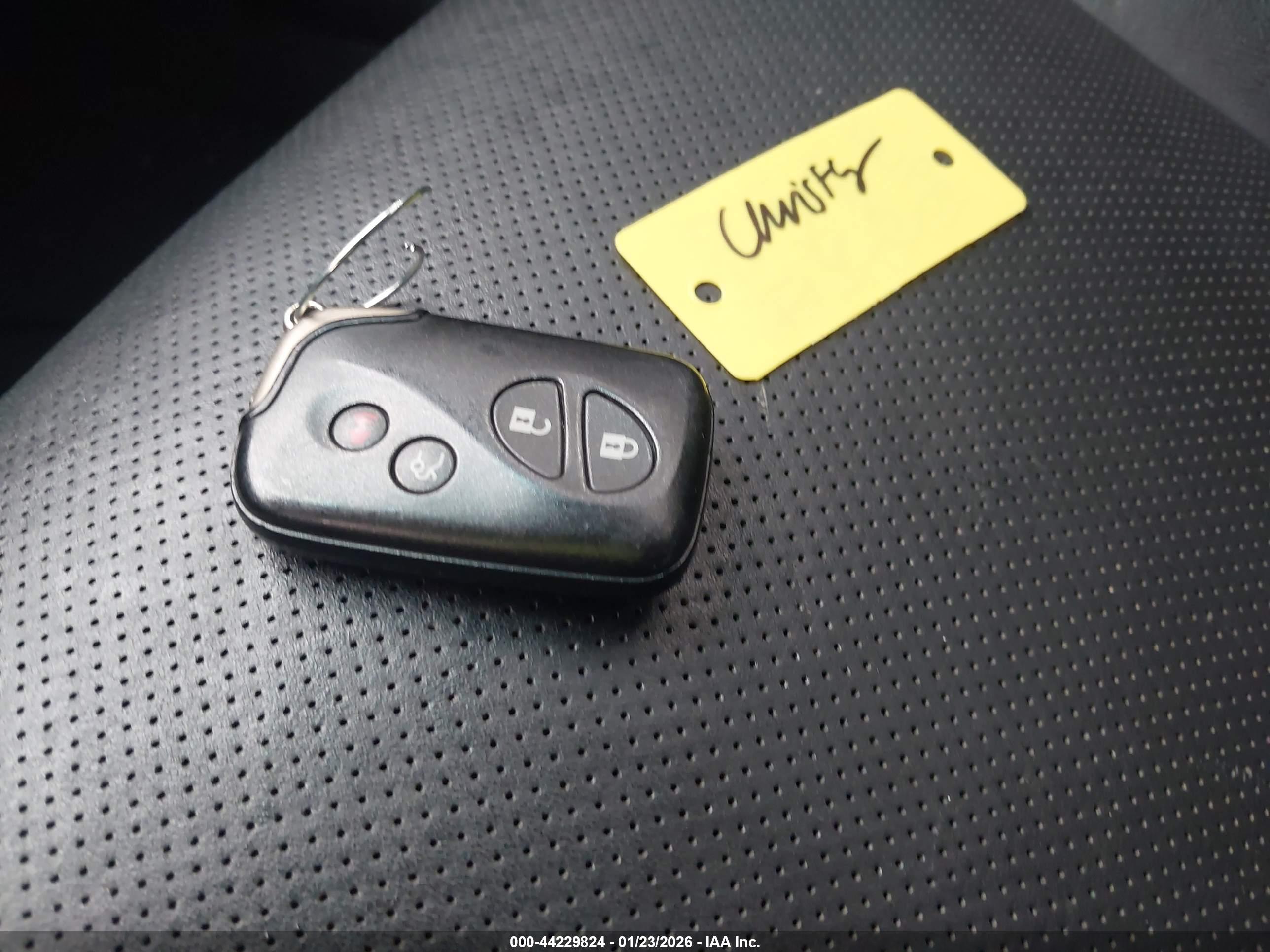 LEXUS IS image 11