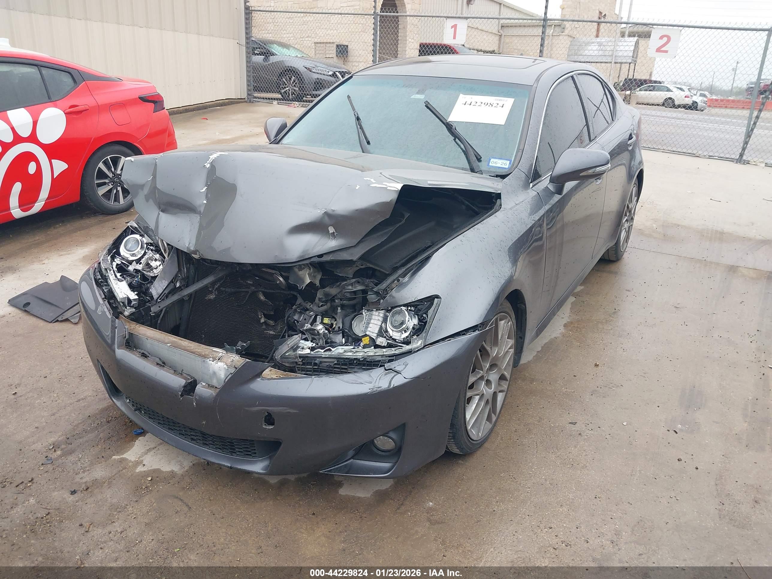 LEXUS IS image 2