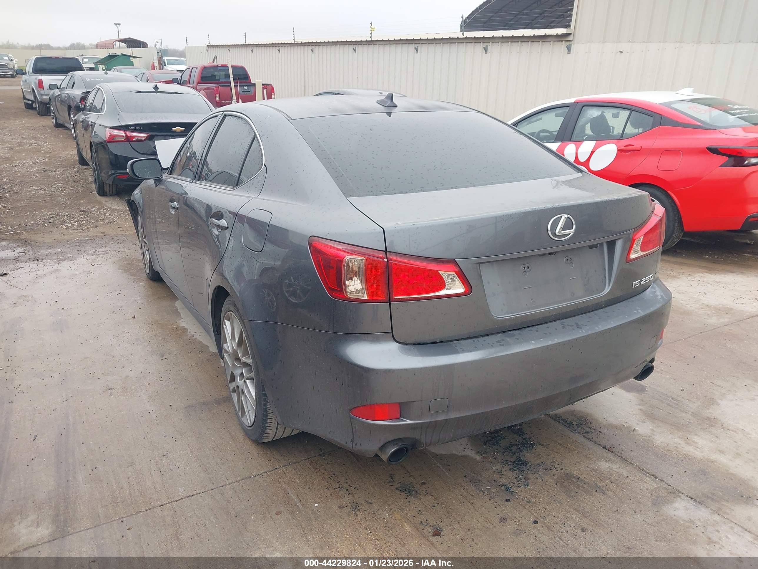 LEXUS IS image 3