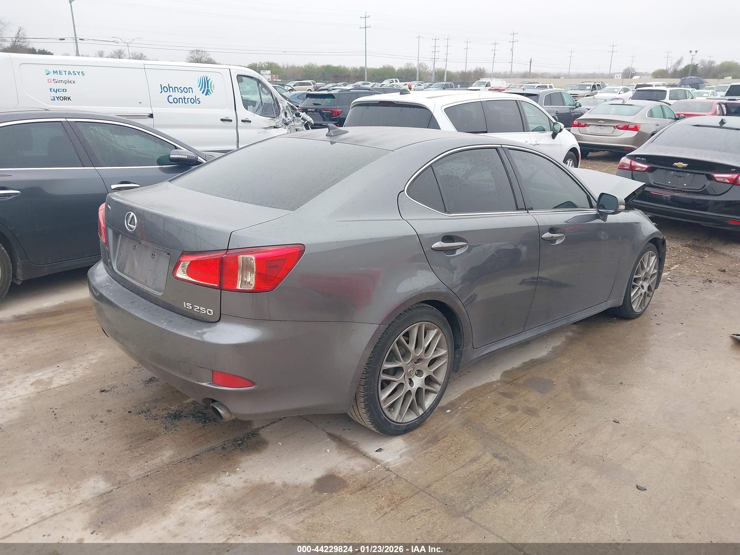 LEXUS IS image 4