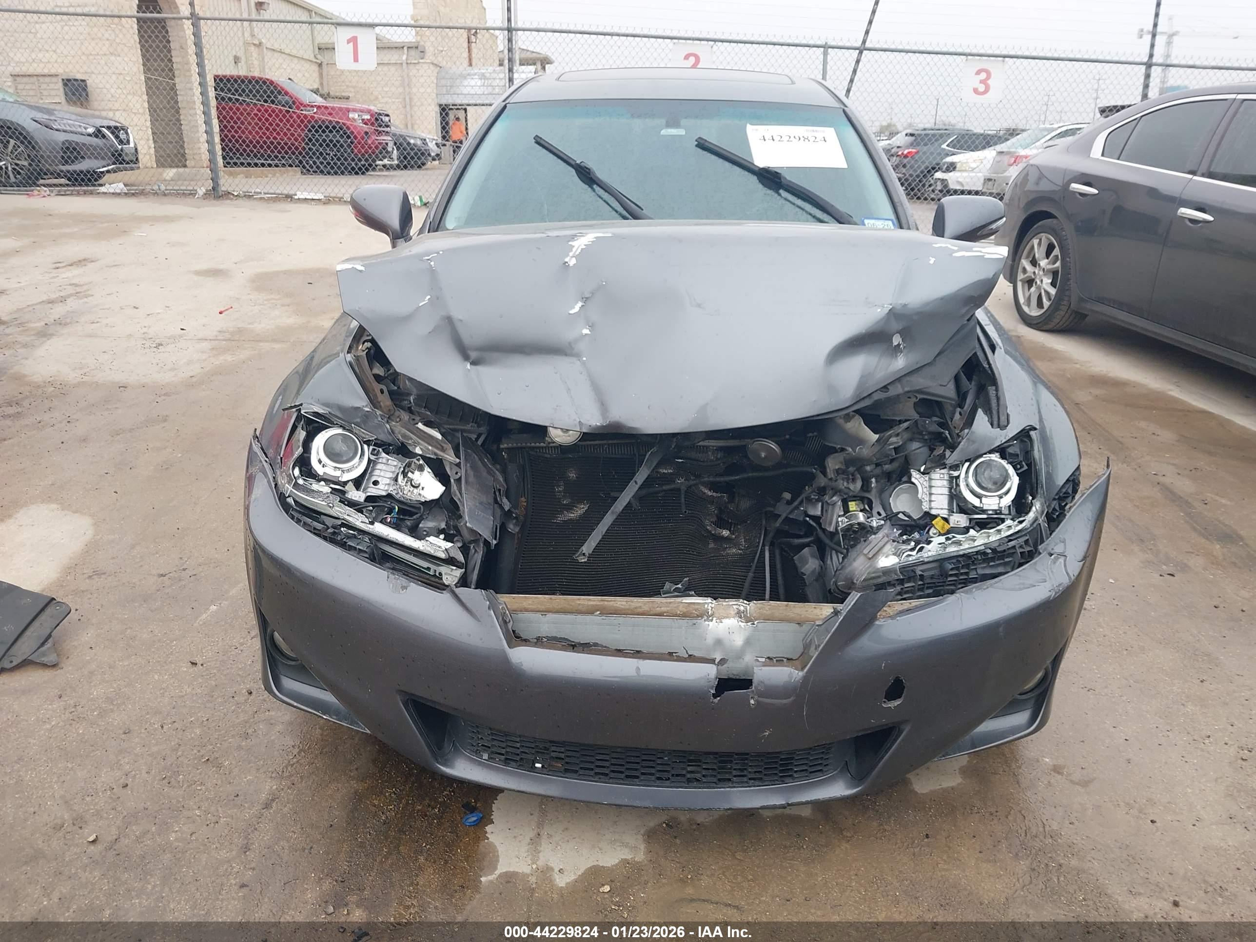 LEXUS IS image 6