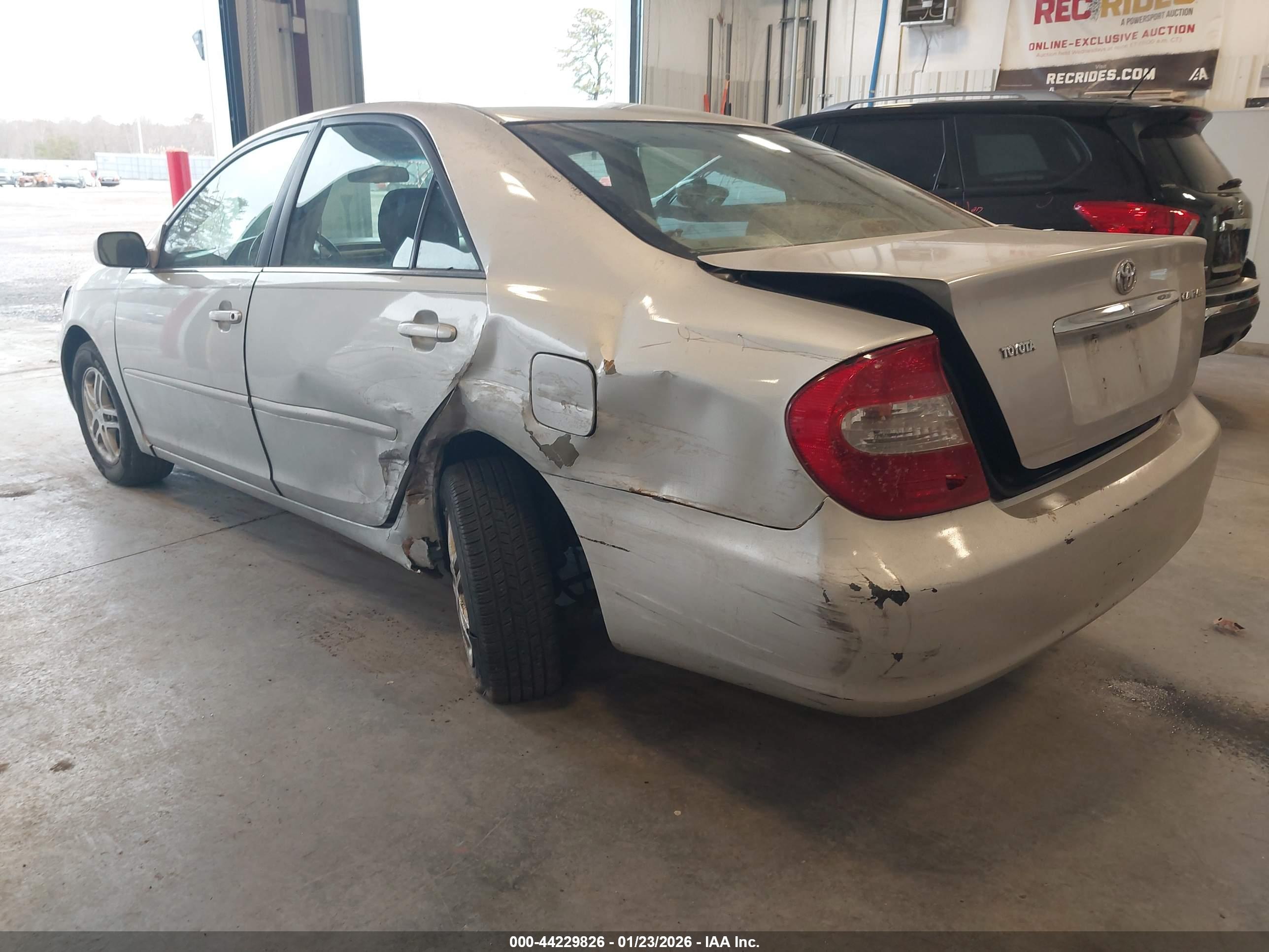 TOYOTA CAMRY image 3