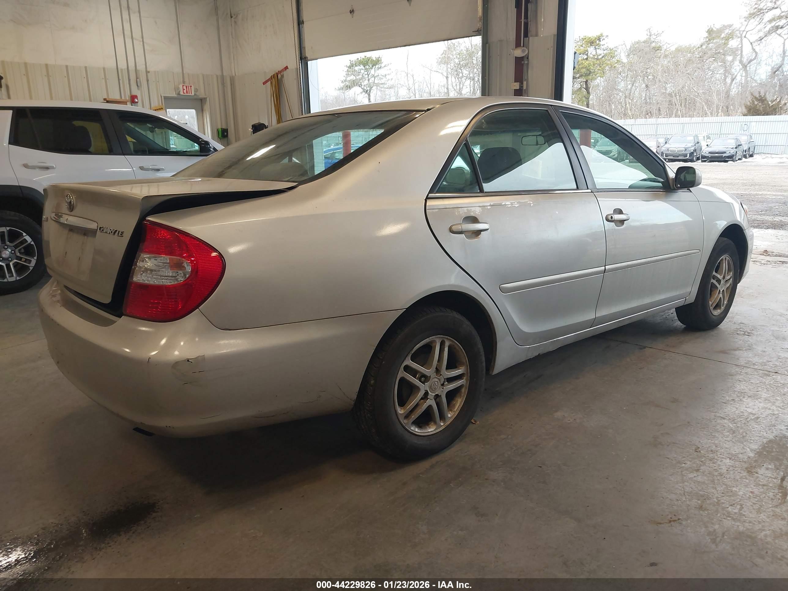 TOYOTA CAMRY image 4