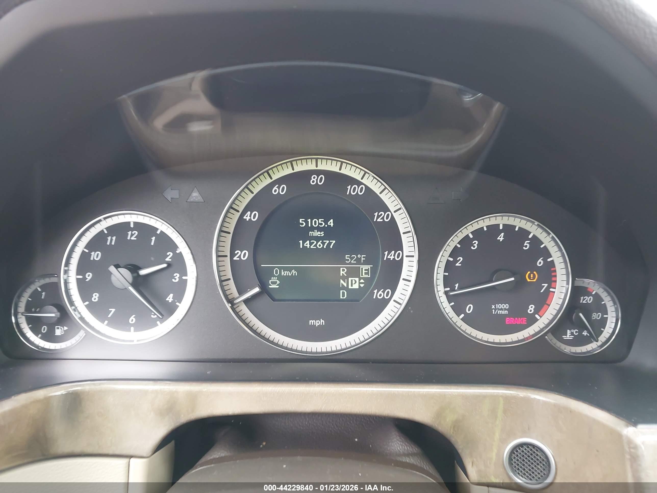 MERCEDES-BENZ E image 7
