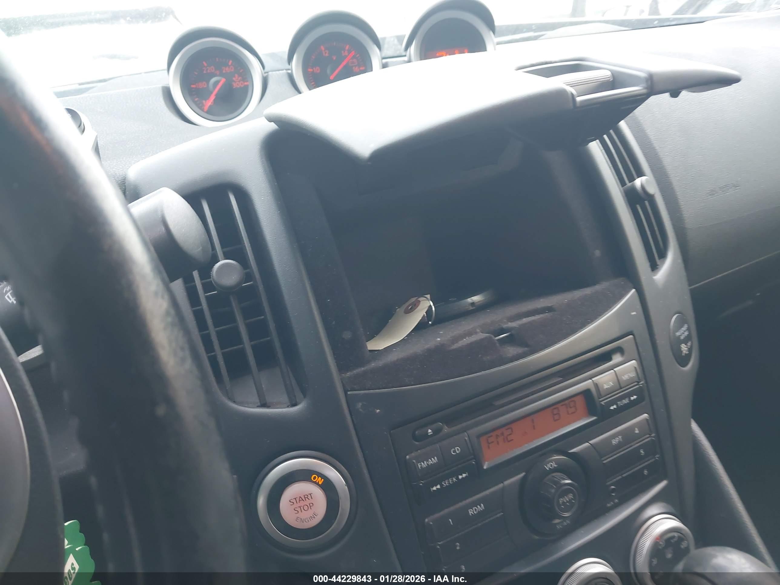 NISSAN 370Z image 11